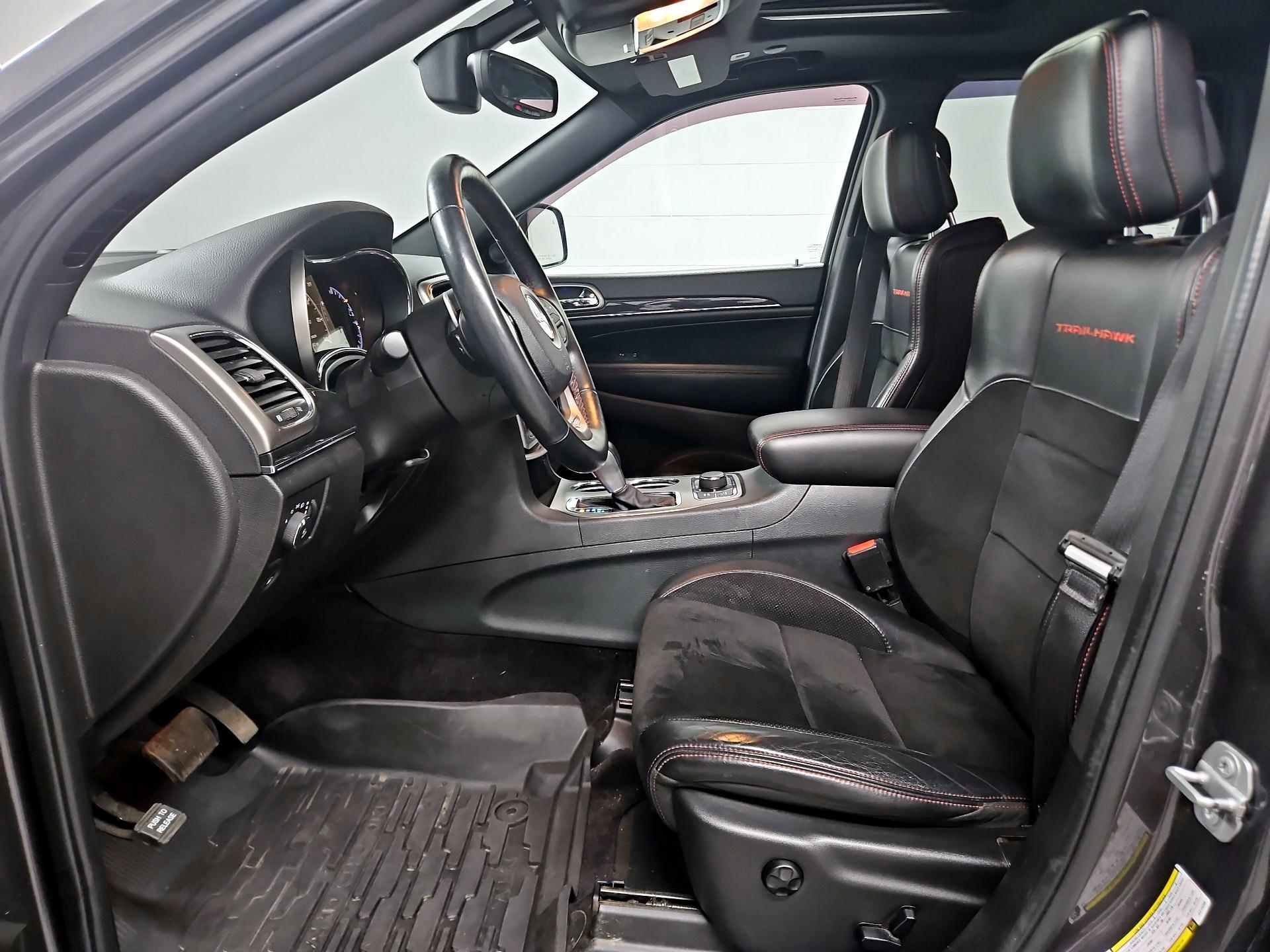 Thumbnail: 2018 Jeep Grand Cherokee - 11