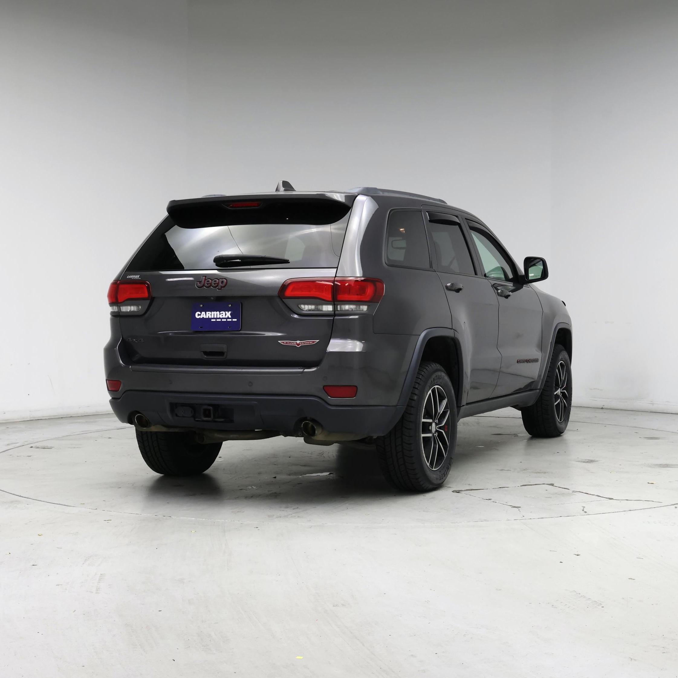 Thumbnail: 2018 Jeep Grand Cherokee - 8