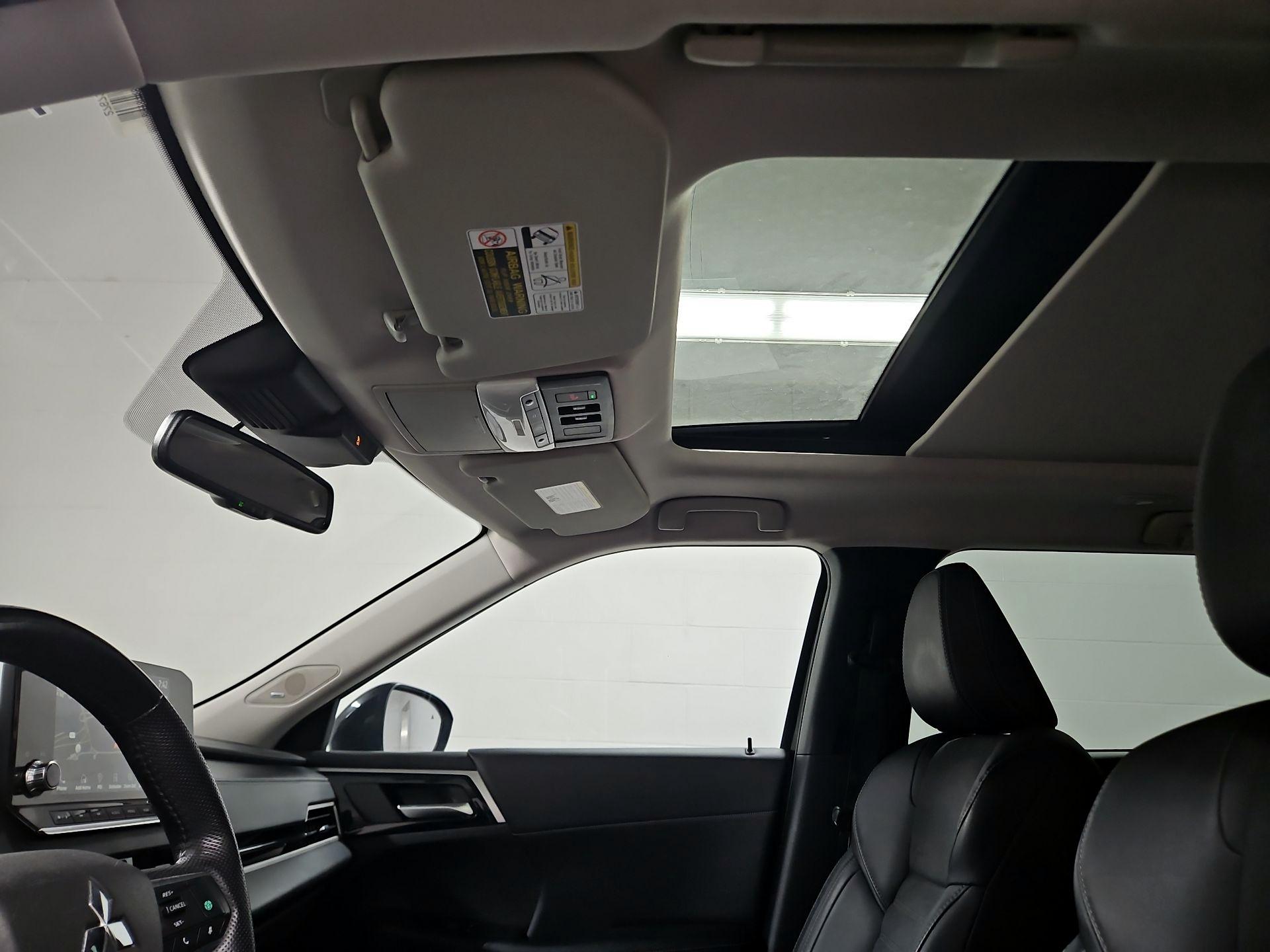 Thumbnail: 2022 Mitsubishi Outlander - 20