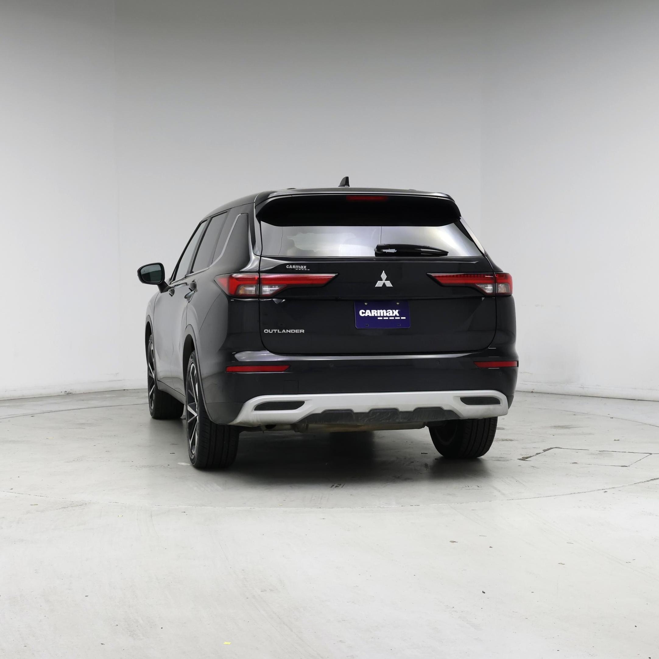Thumbnail: 2022 Mitsubishi Outlander - 6