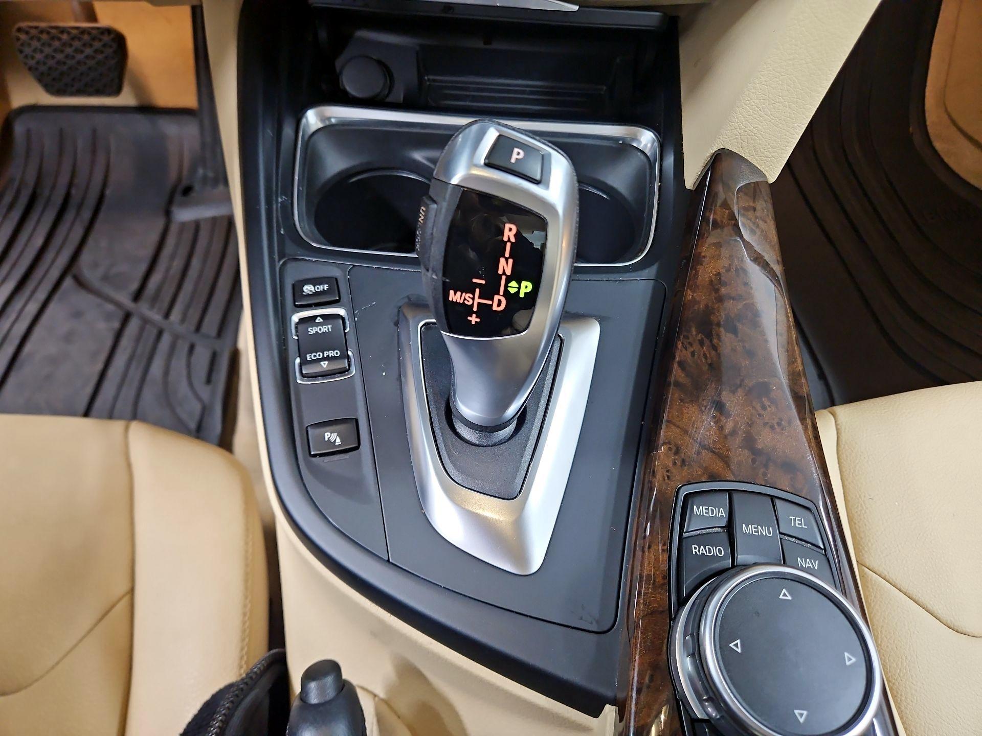 Thumbnail: 2015 BMW 3 Series - 18