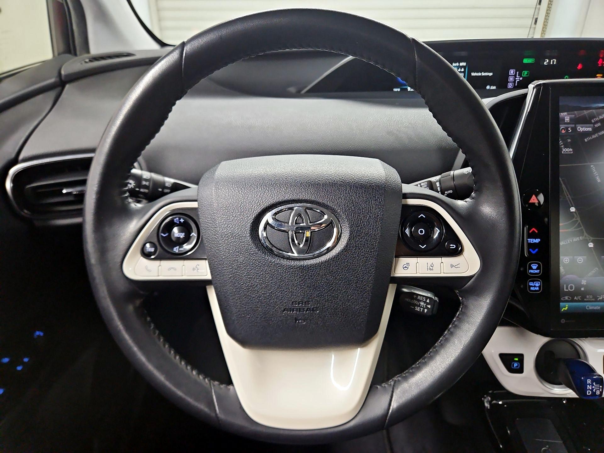 Thumbnail: 2017 Toyota Prius Prime - 10