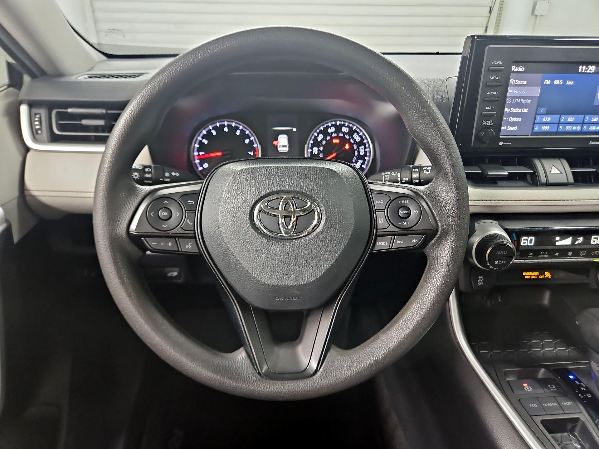 Thumbnail: 2020 Toyota RAV4 - 10