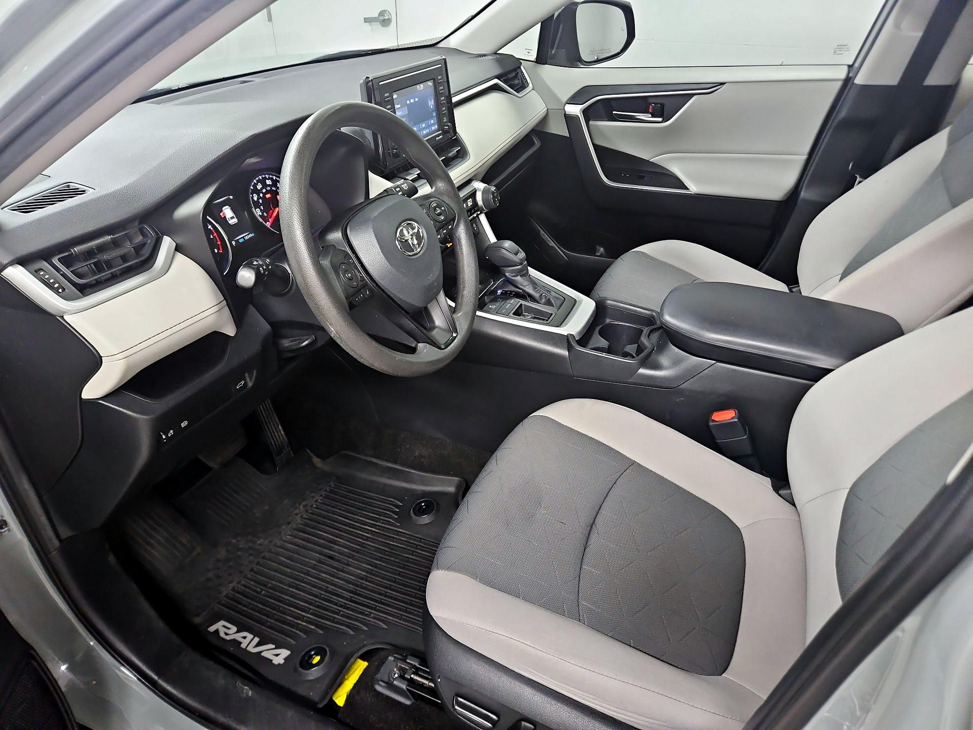 Thumbnail: 2020 Toyota RAV4 - 11