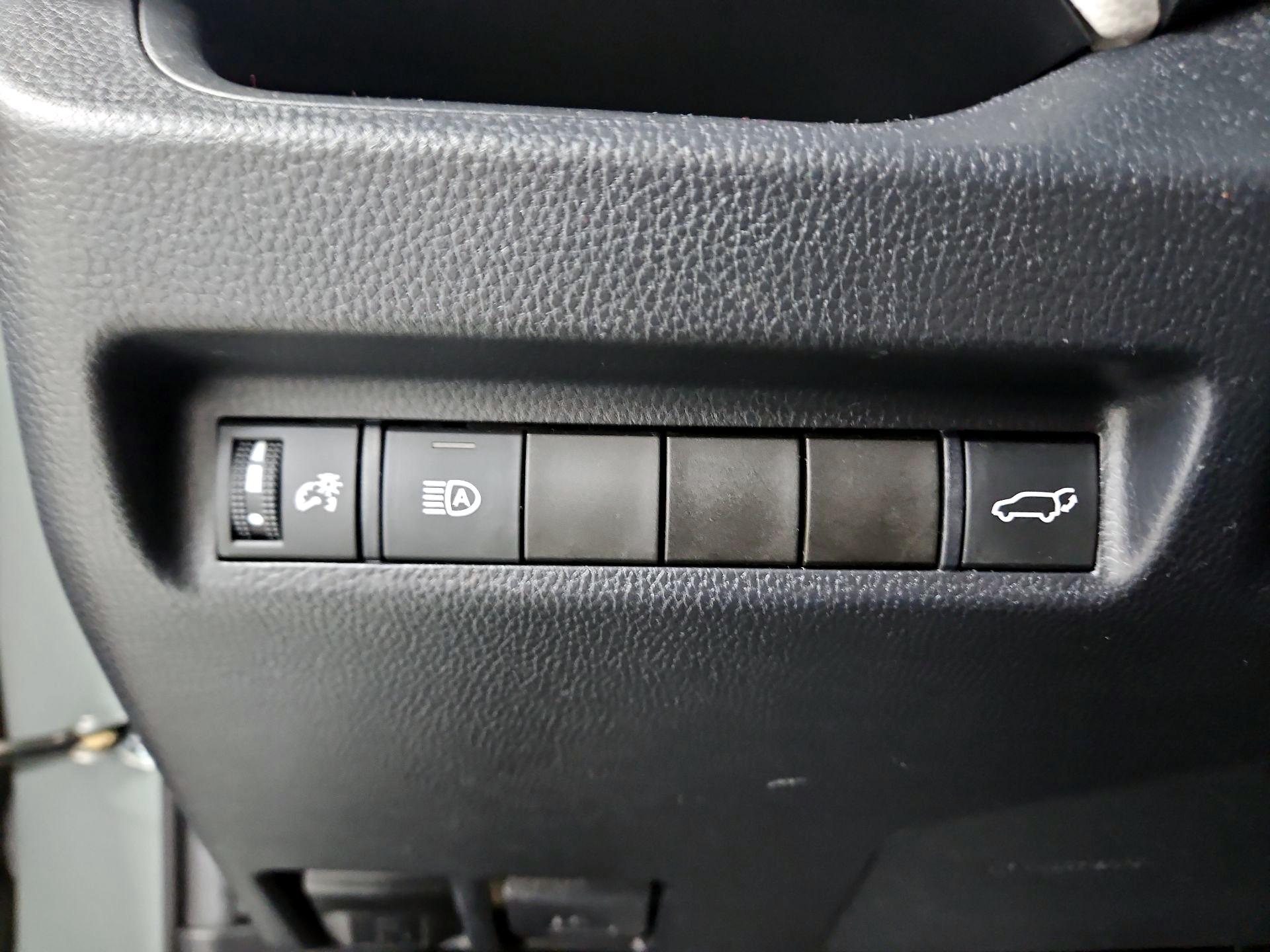 Thumbnail: 2020 Toyota RAV4 - 13