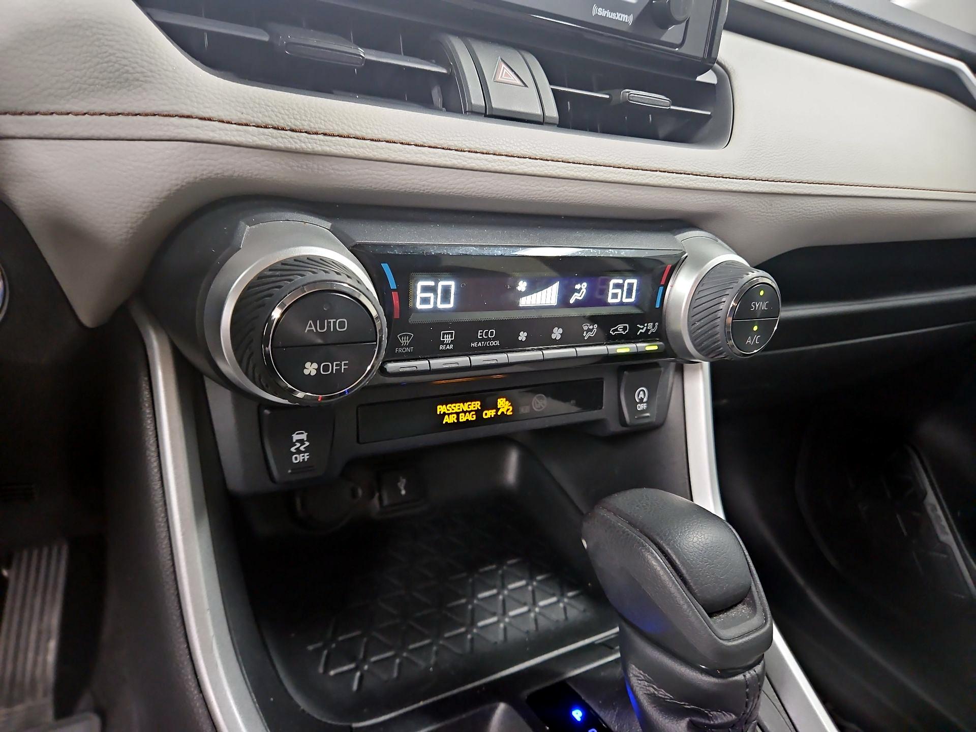 Thumbnail: 2020 Toyota RAV4 - 16