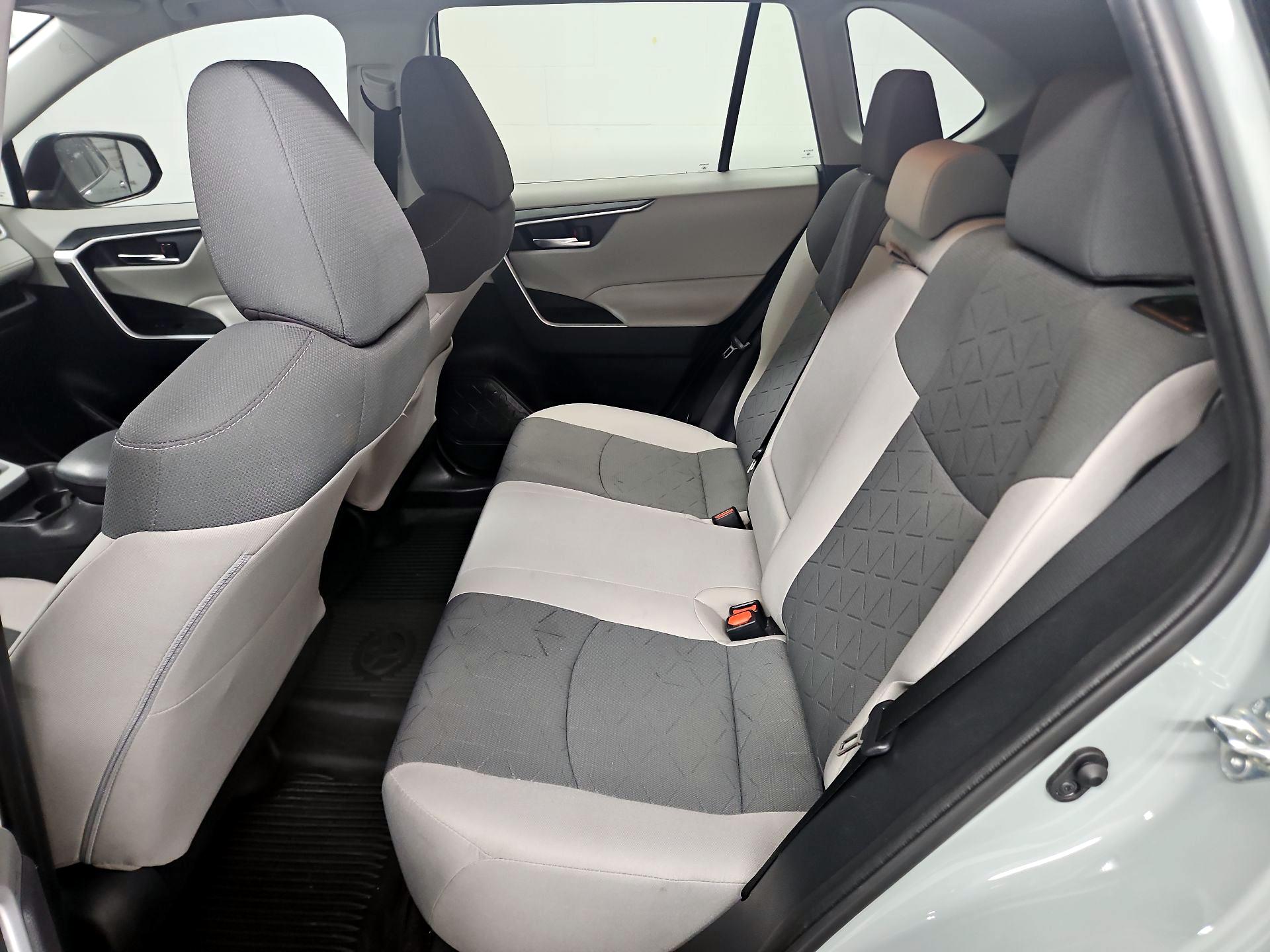 Thumbnail: 2020 Toyota RAV4 - 20