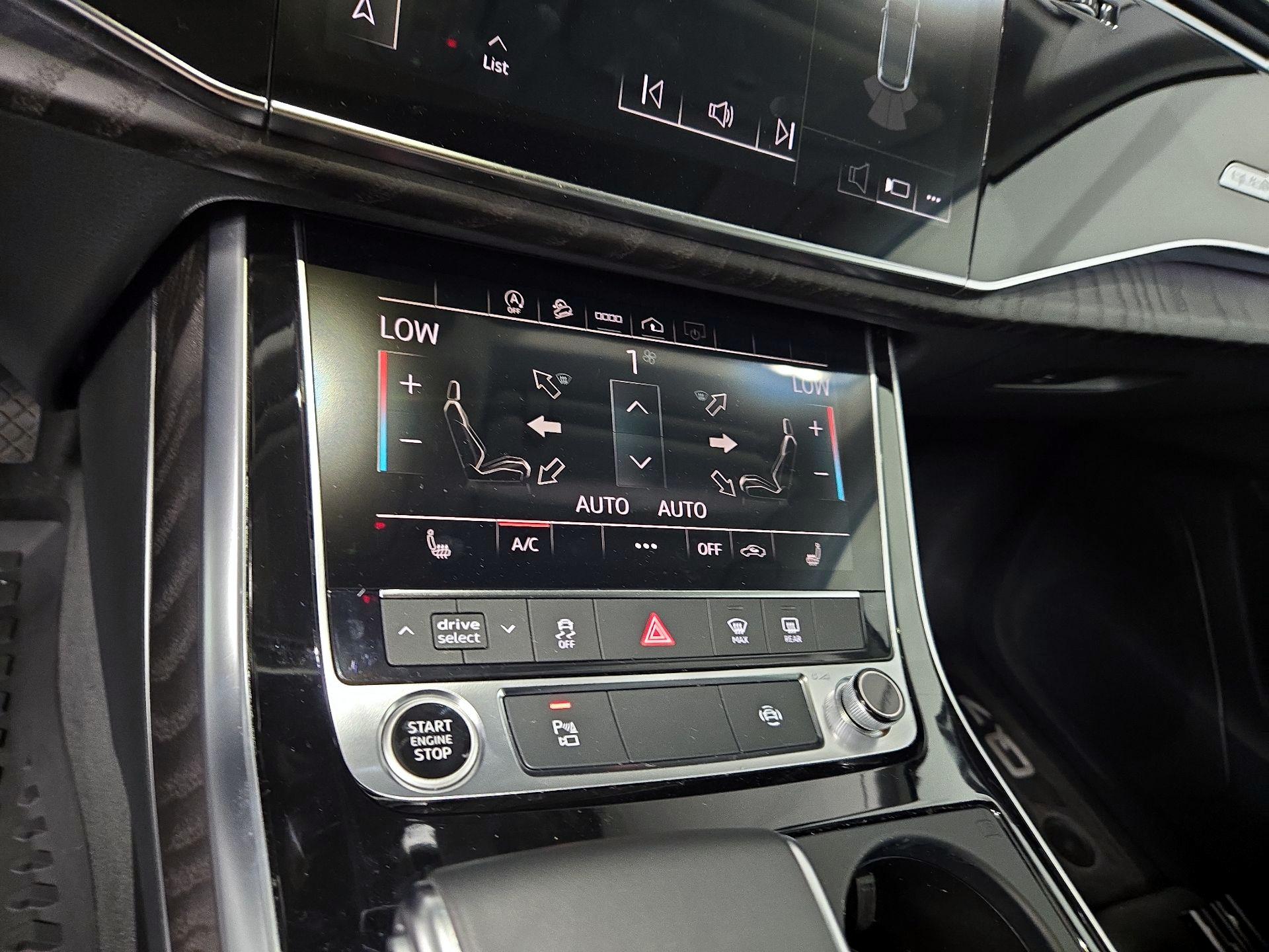 Thumbnail: 2022 Audi Q7 - 17
