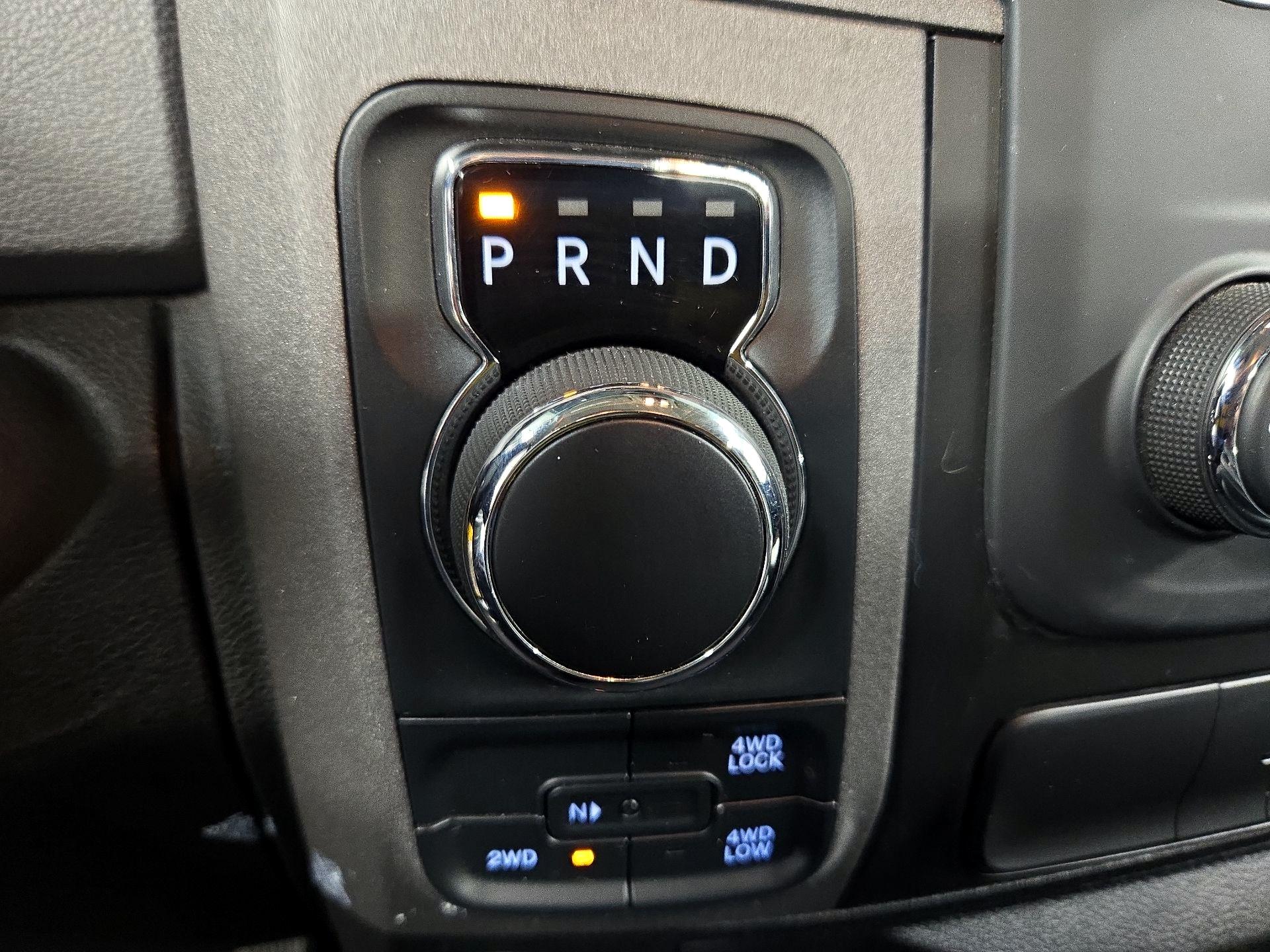 Thumbnail: 2019 RAM 1500 Classic - 17