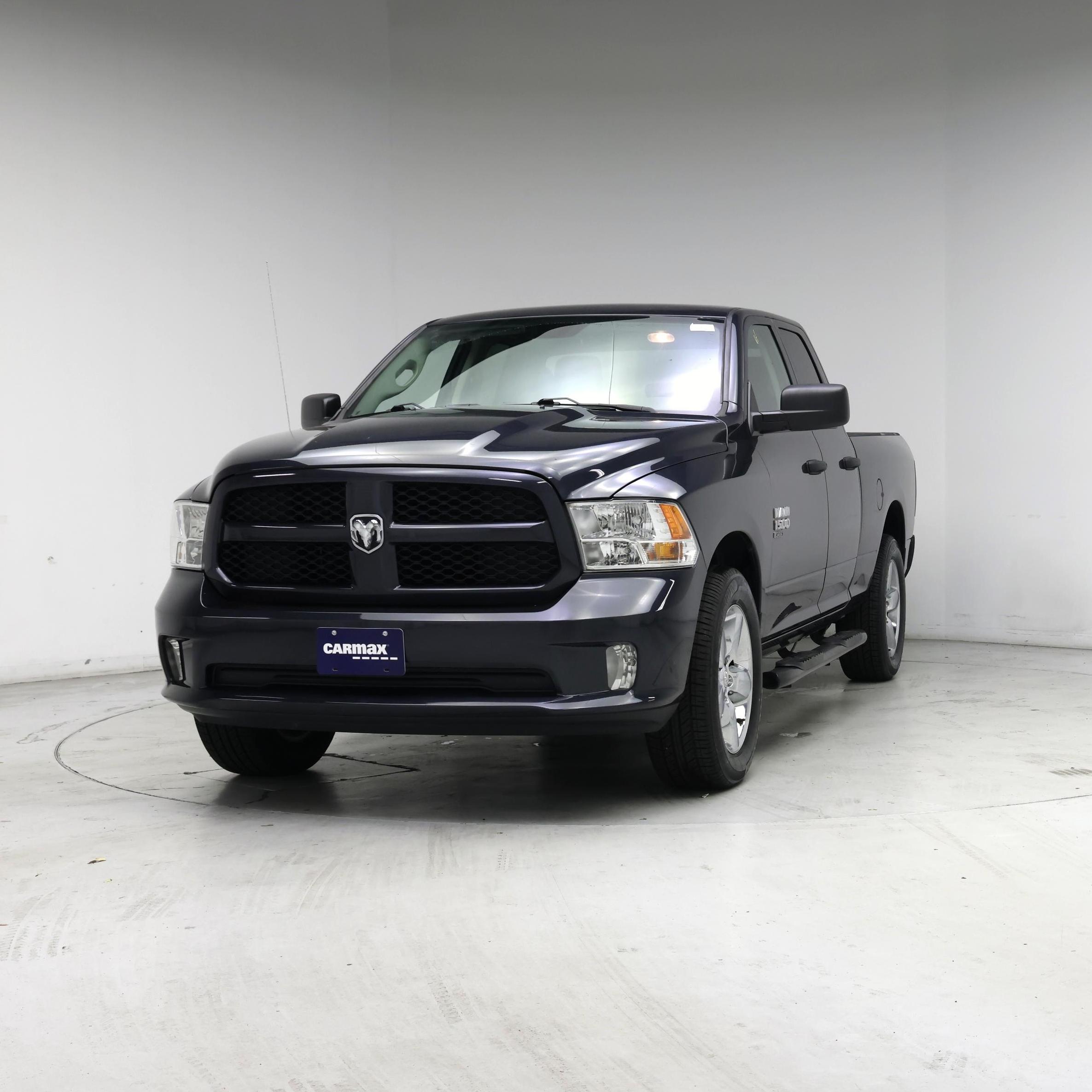 Thumbnail: 2019 RAM 1500 Classic - 4