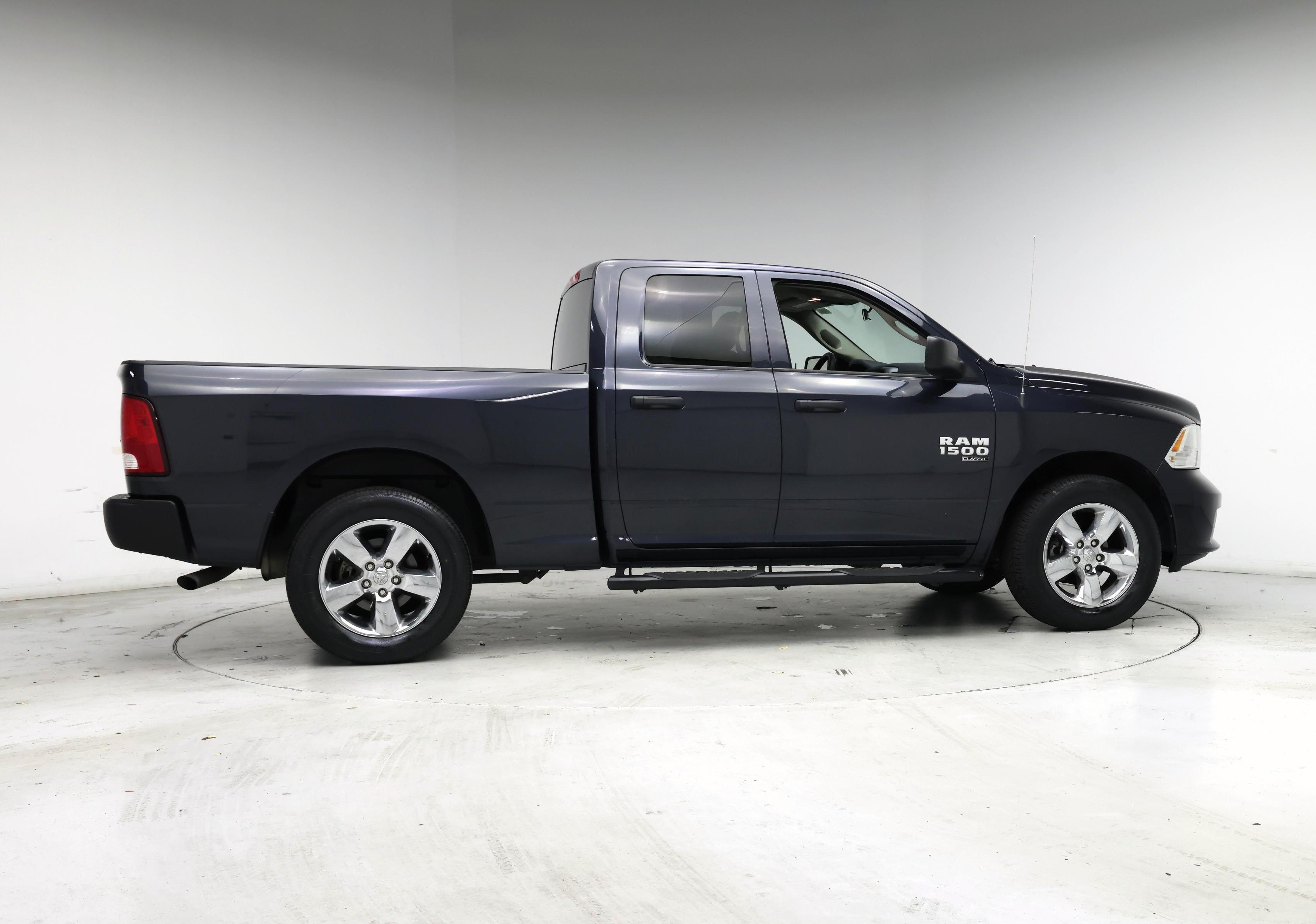 Thumbnail: 2019 RAM 1500 Classic - 7