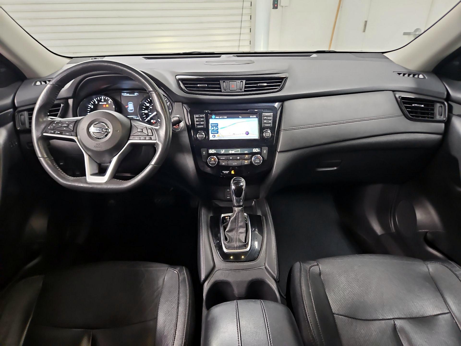 Thumbnail: 2017 Nissan Rogue - 9