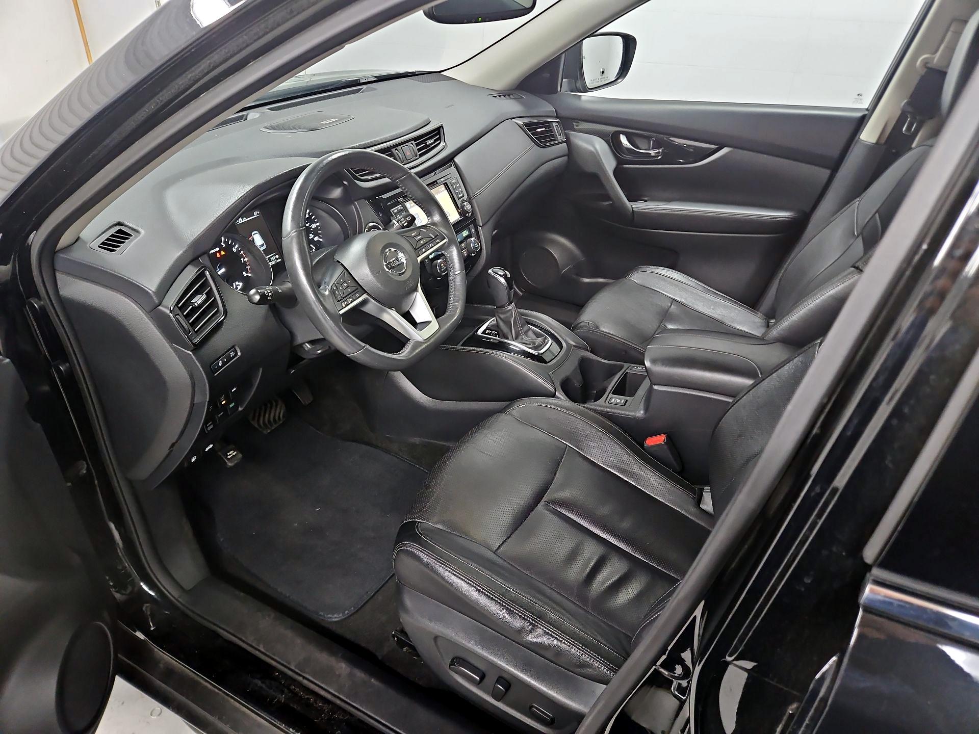 Thumbnail: 2017 Nissan Rogue - 11