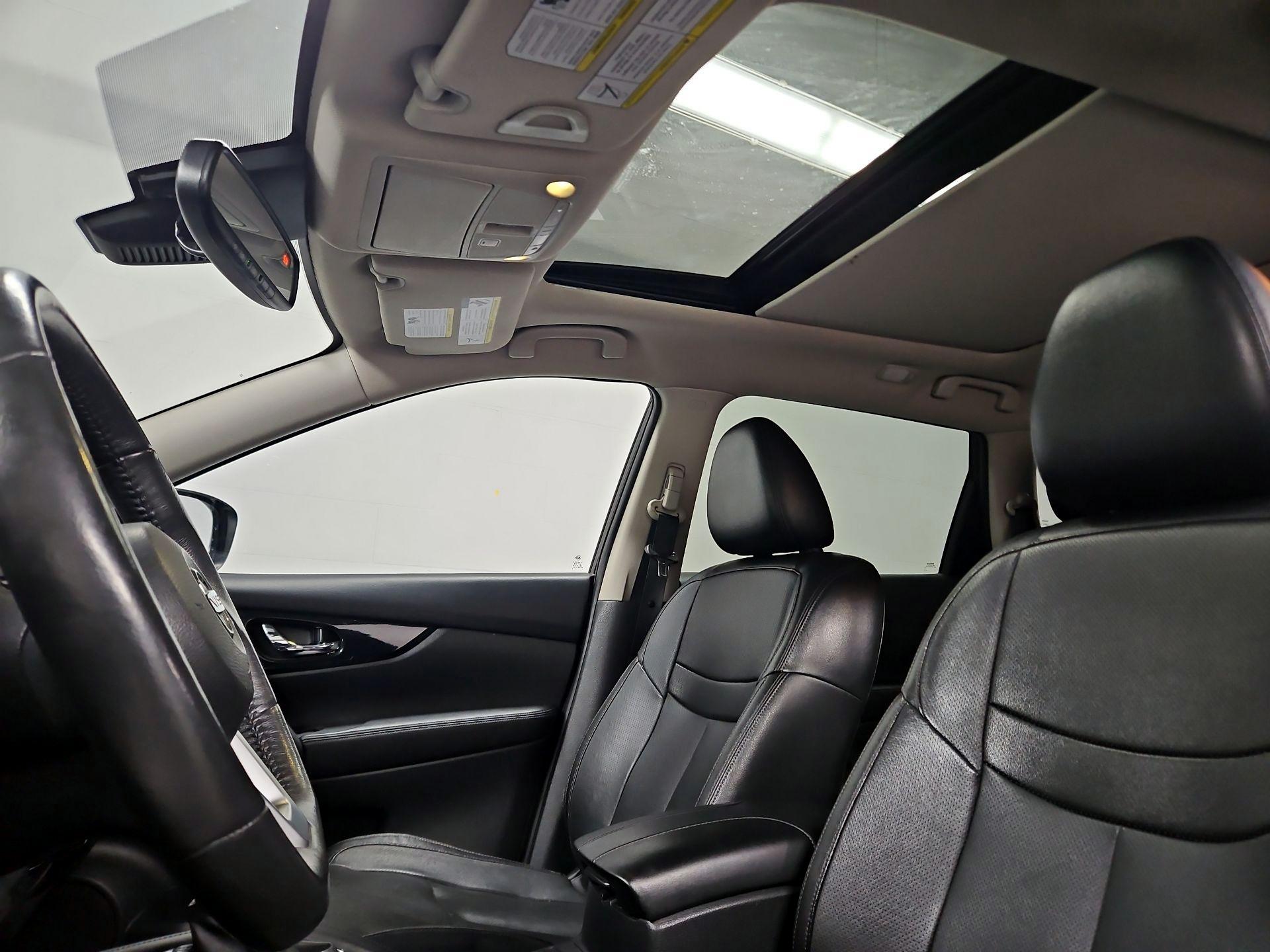 Thumbnail: 2017 Nissan Rogue - 20