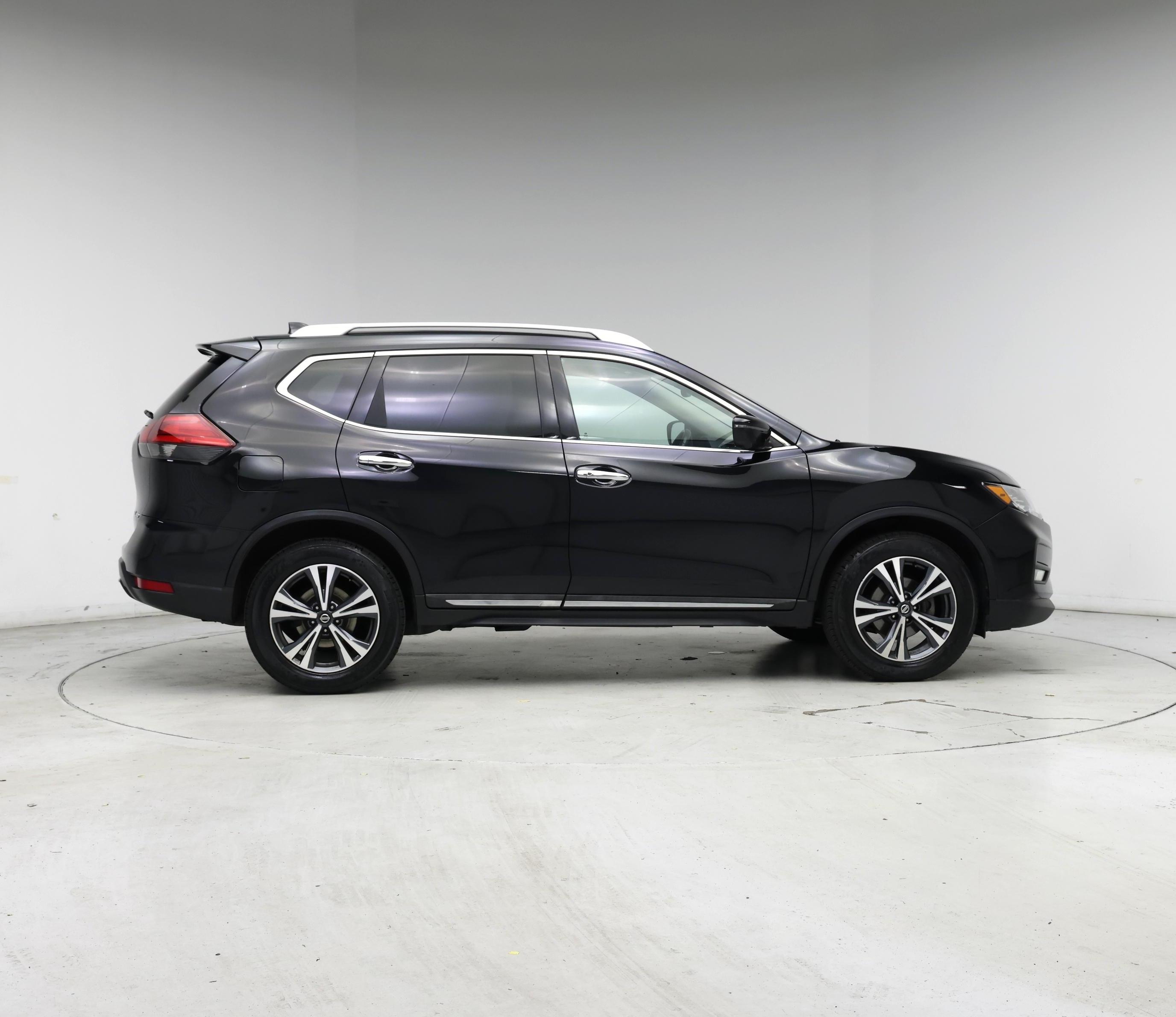 Thumbnail: 2017 Nissan Rogue - 7