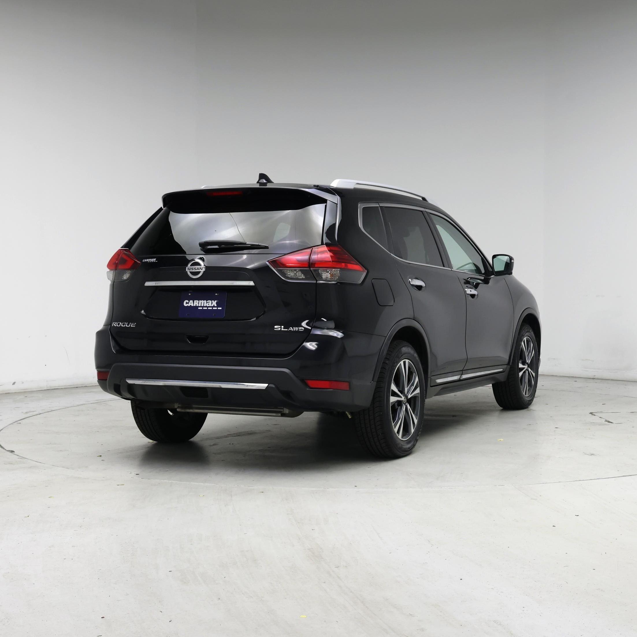 Thumbnail: 2017 Nissan Rogue - 8