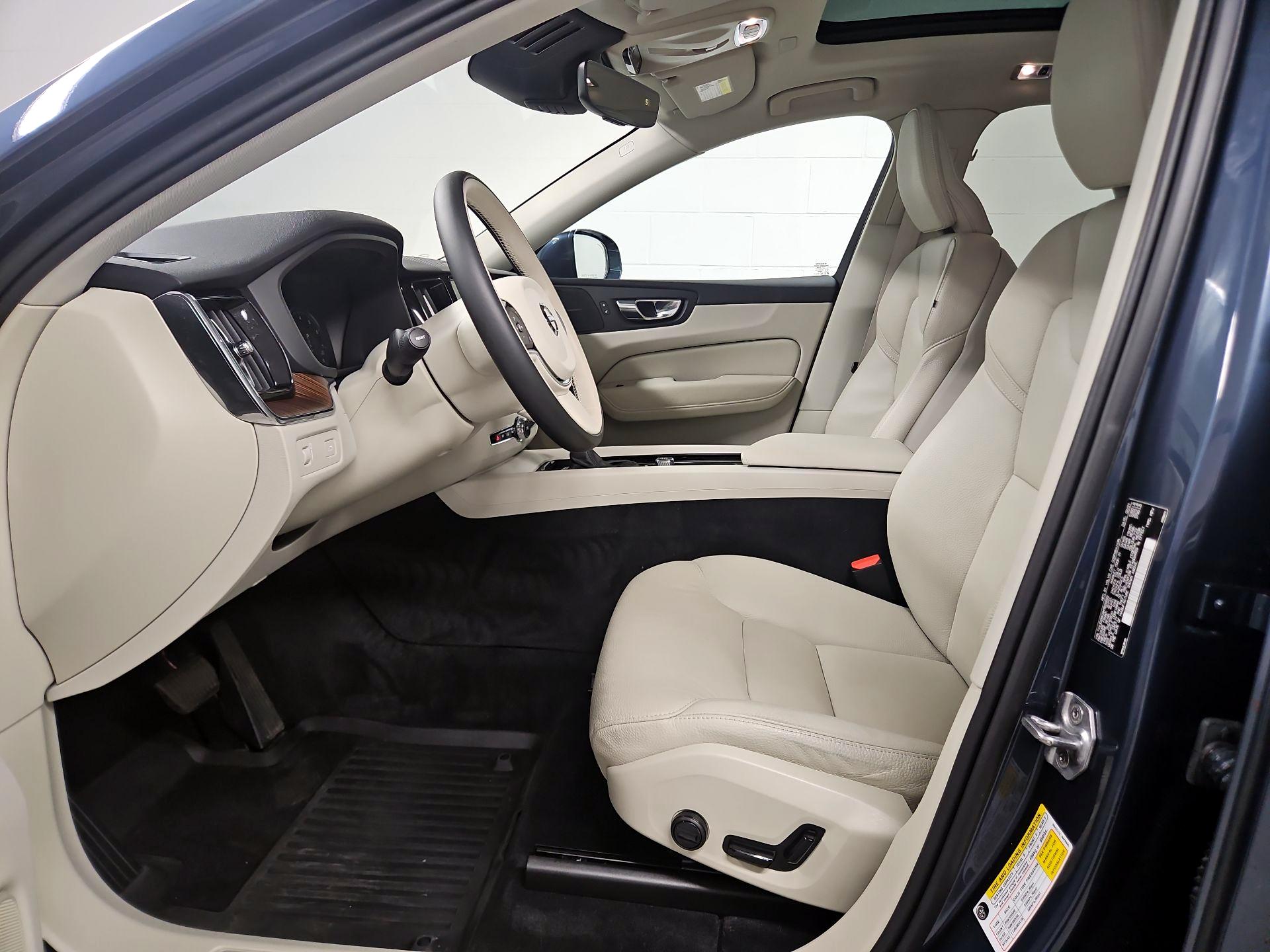 Thumbnail: 2021 Volvo XC60 - 11