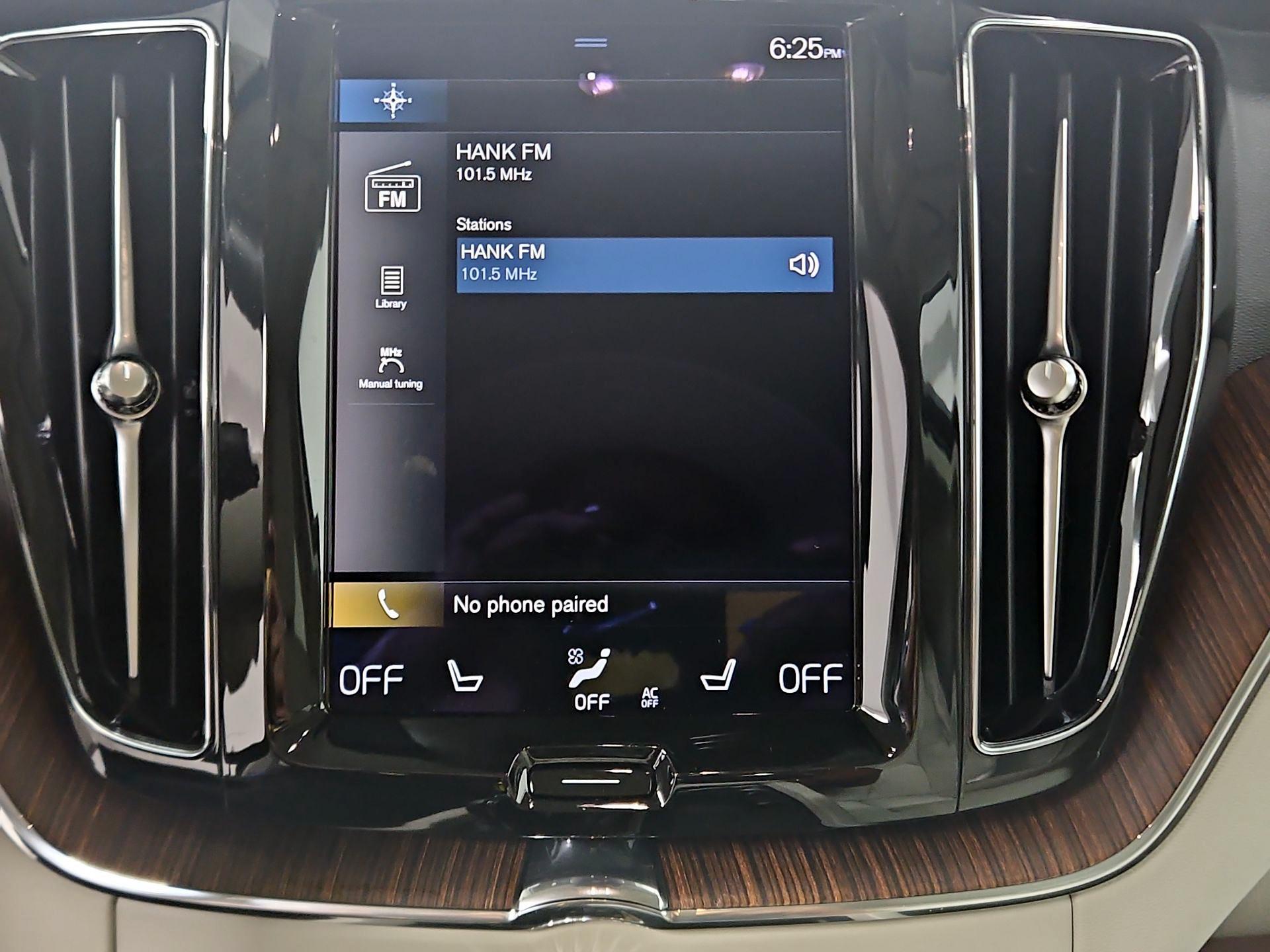 Thumbnail: 2021 Volvo XC60 - 15
