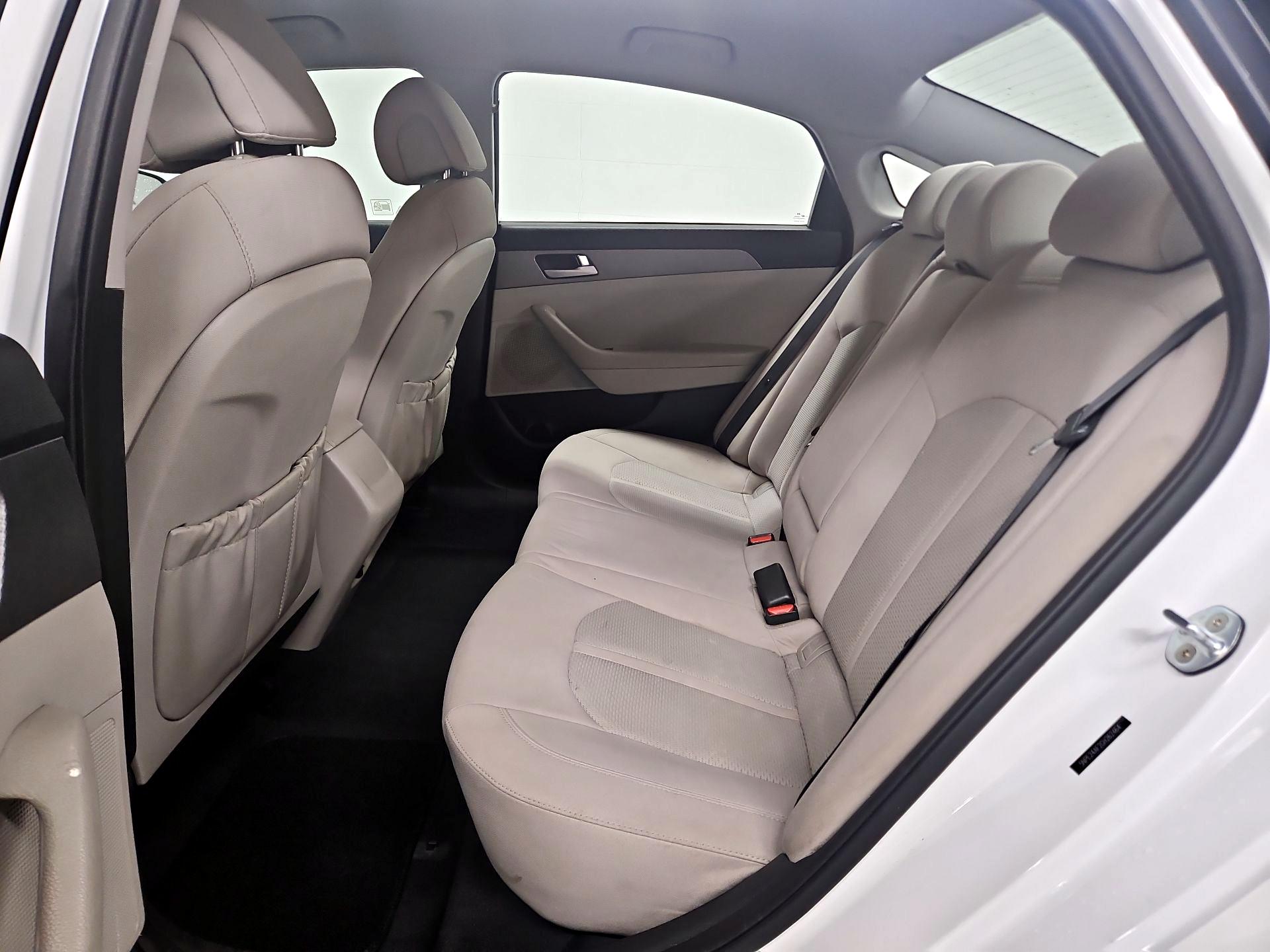 Thumbnail: 2016 Hyundai Sonata - 10