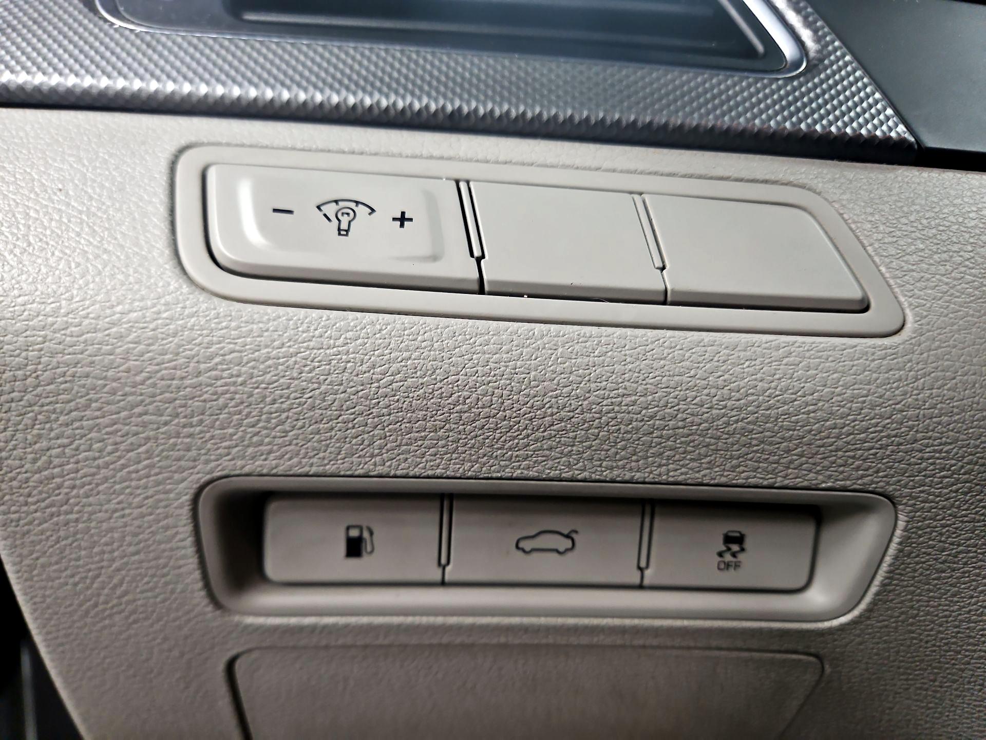 Thumbnail: 2016 Hyundai Sonata - 13