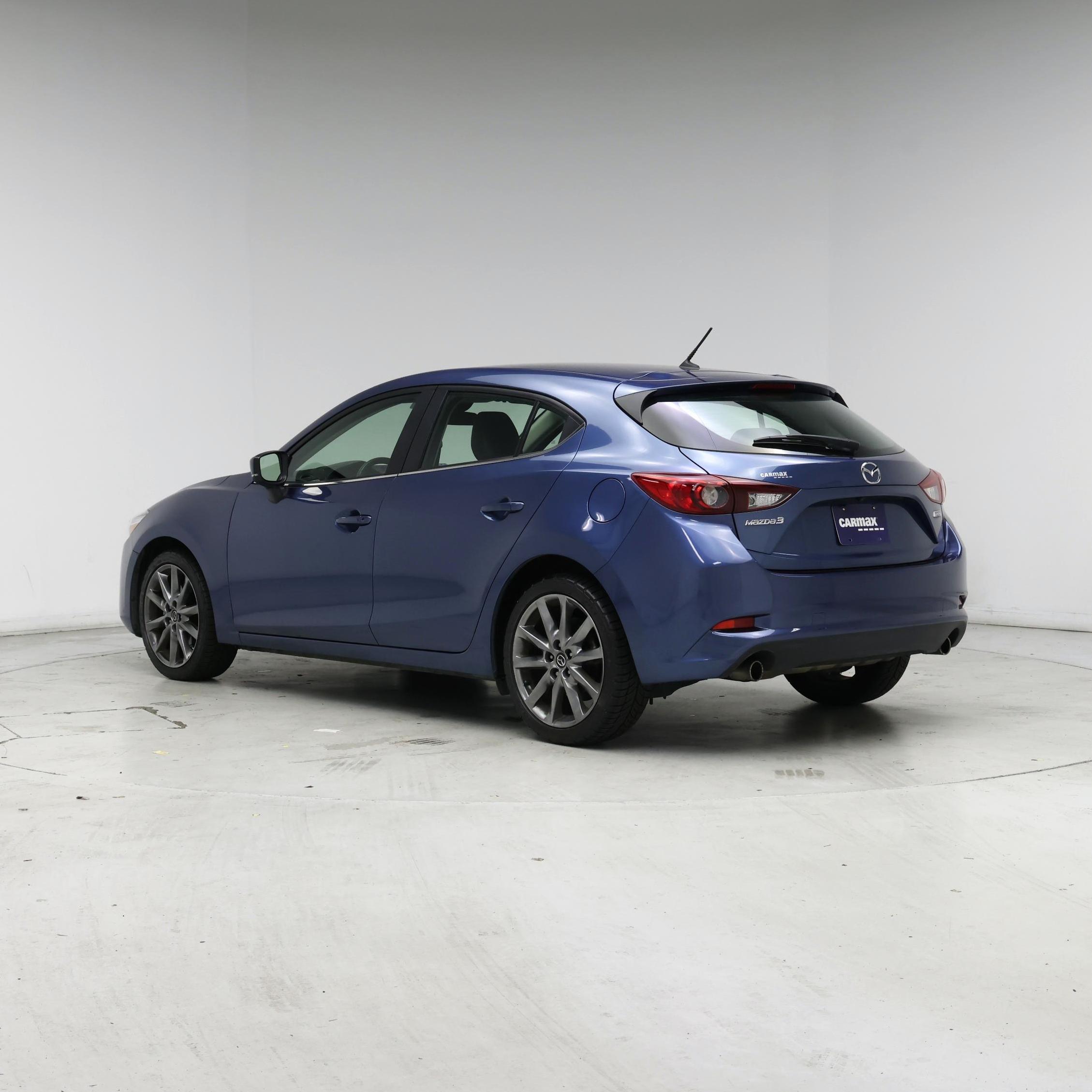 Thumbnail: 2018 Mazda Mazda3 - 2