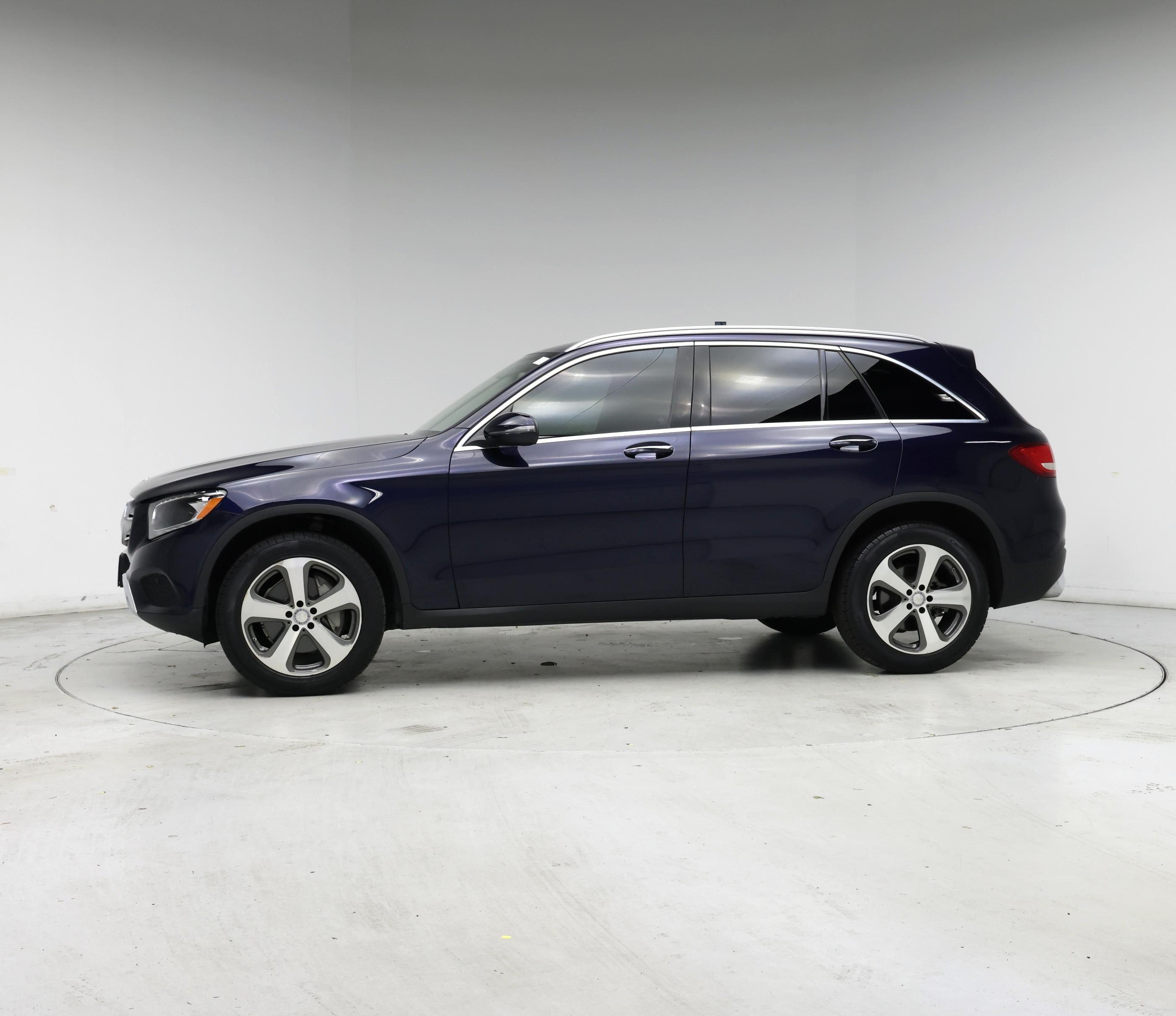 Thumbnail: 2016 Mercedes-Benz GLC - 3