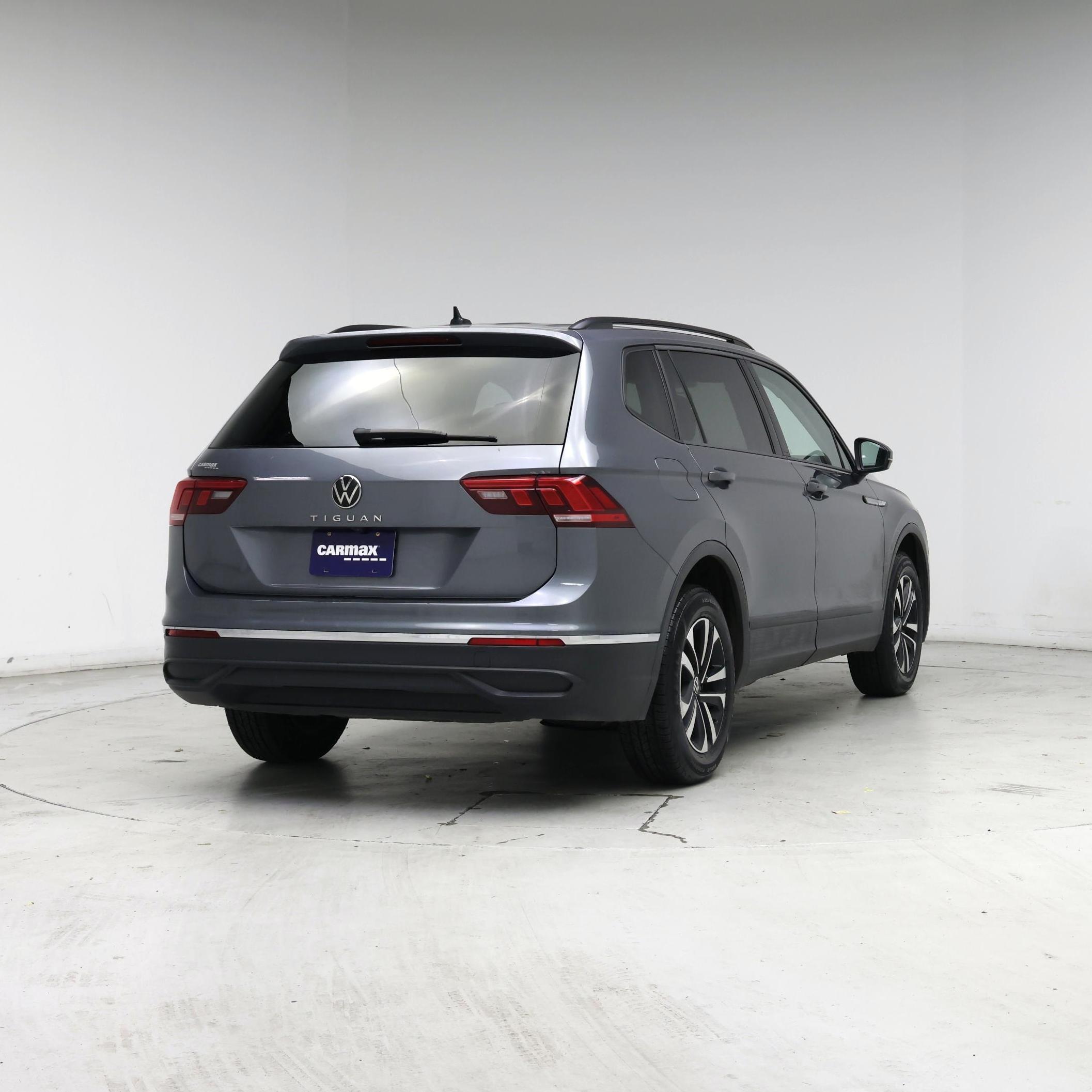 Thumbnail: 2022 Volkswagen Tiguan - 8