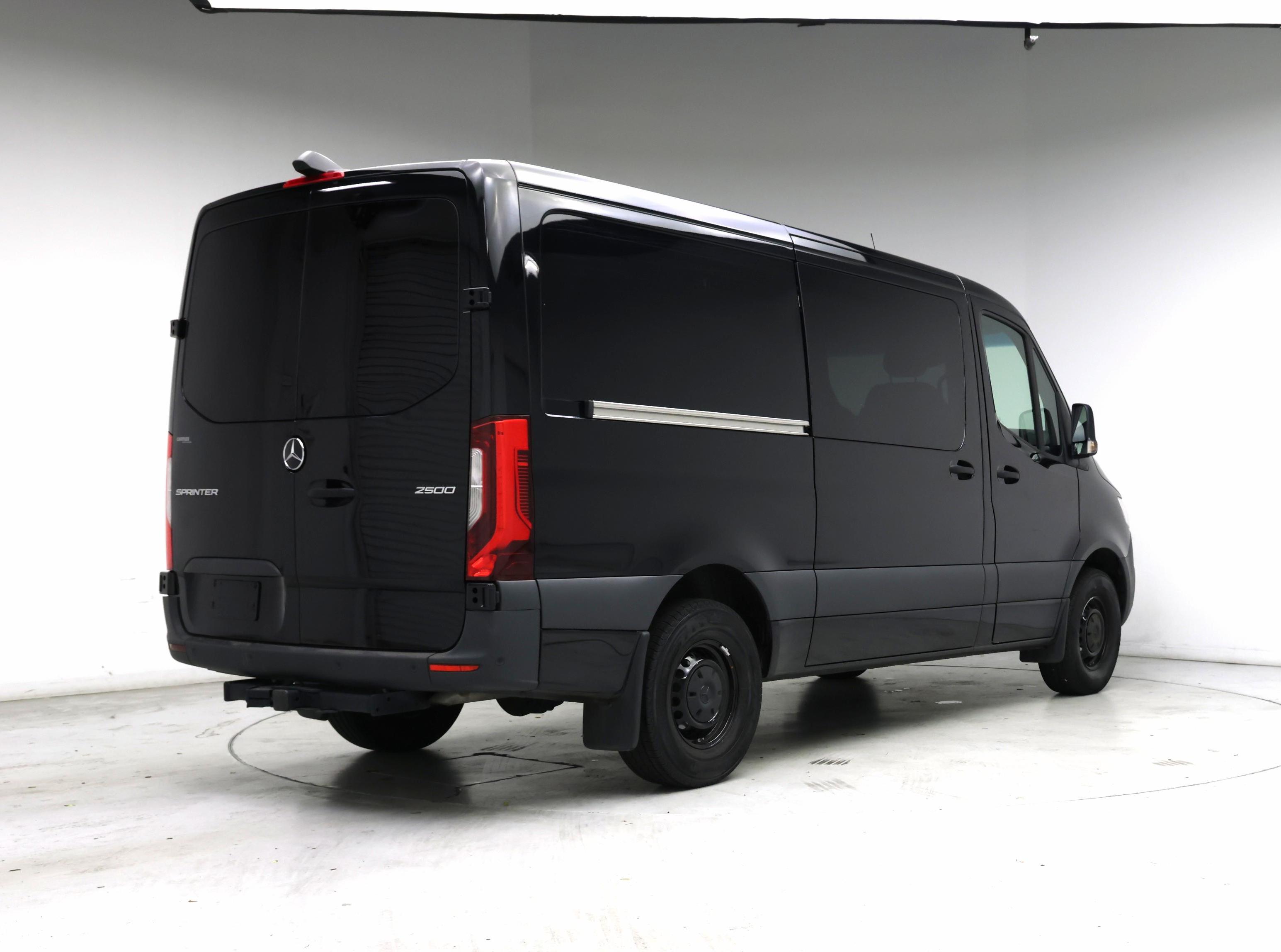 Thumbnail: 2024 Mercedes-Benz Sprinter - 8