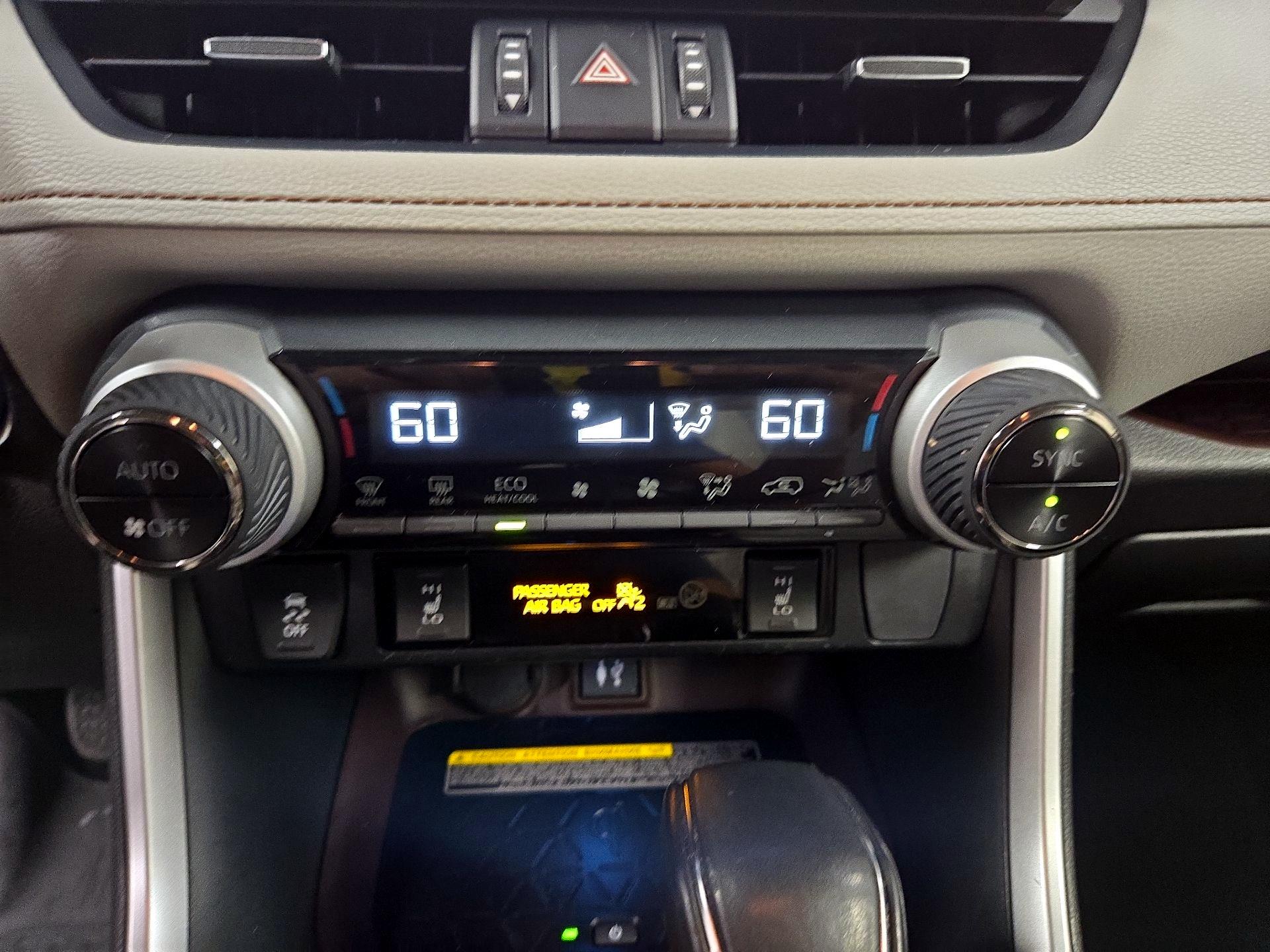 Thumbnail: 2019 Toyota RAV4 - 17