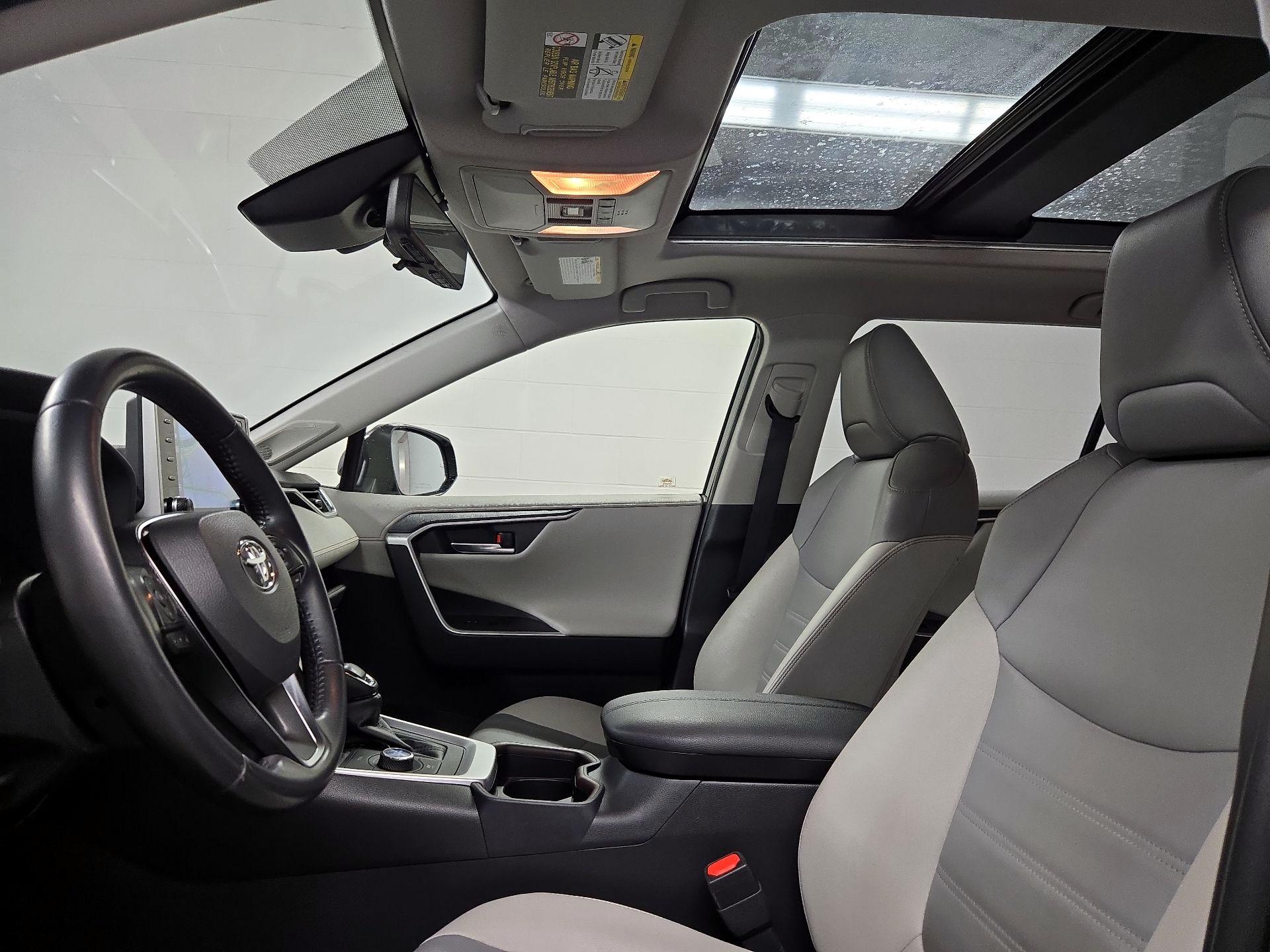 Thumbnail: 2019 Toyota RAV4 - 20