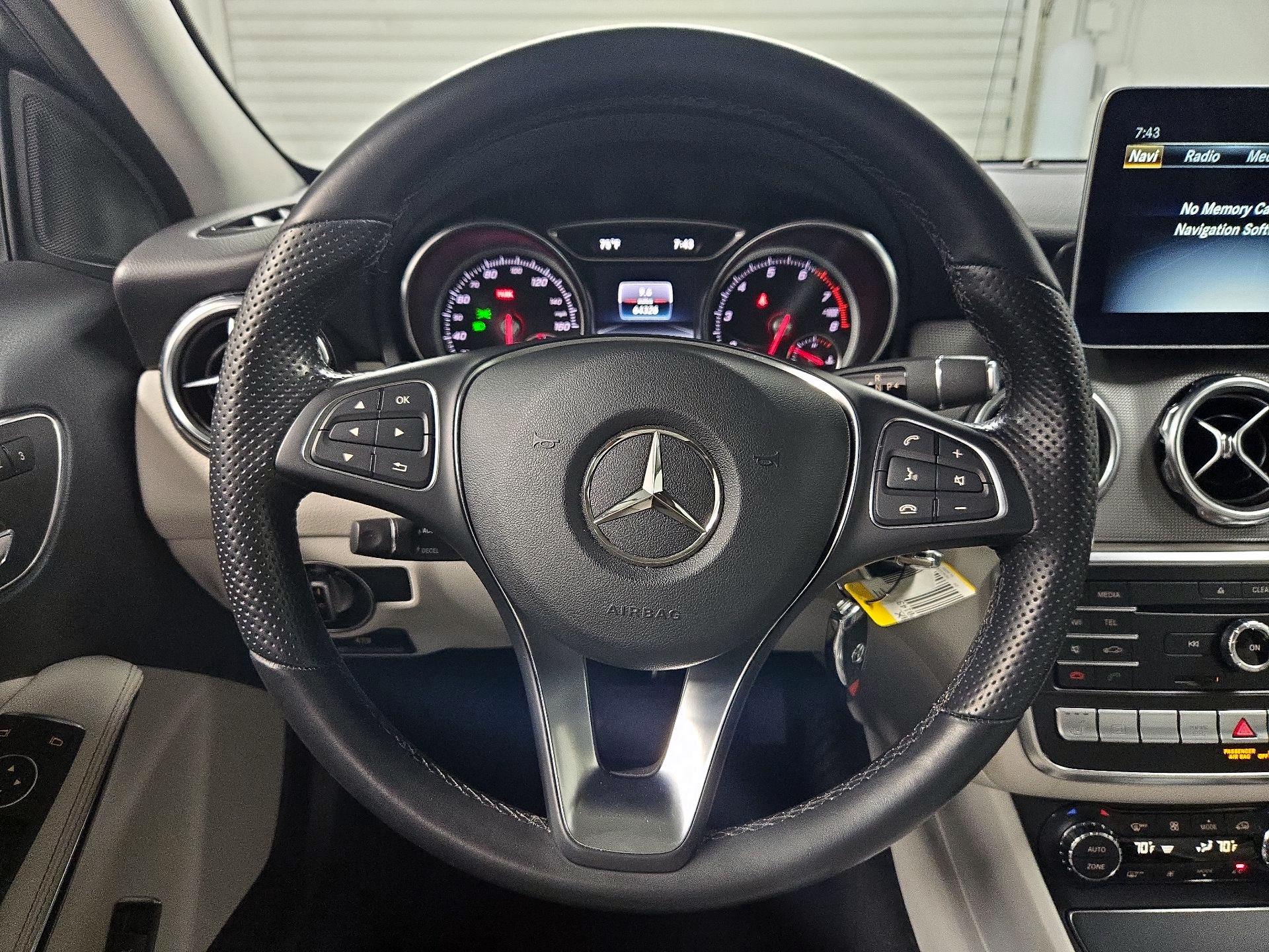 Thumbnail: 2020 Mercedes-Benz GLA - 10