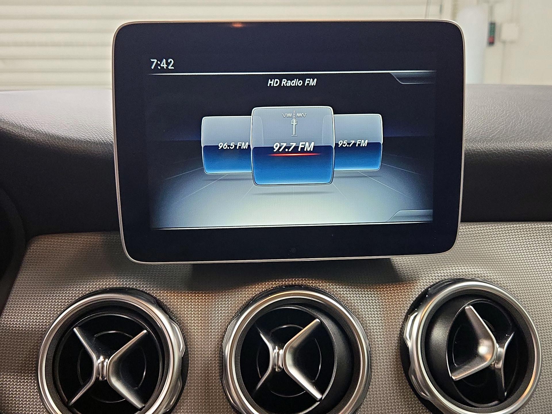 Thumbnail: 2020 Mercedes-Benz GLA - 15