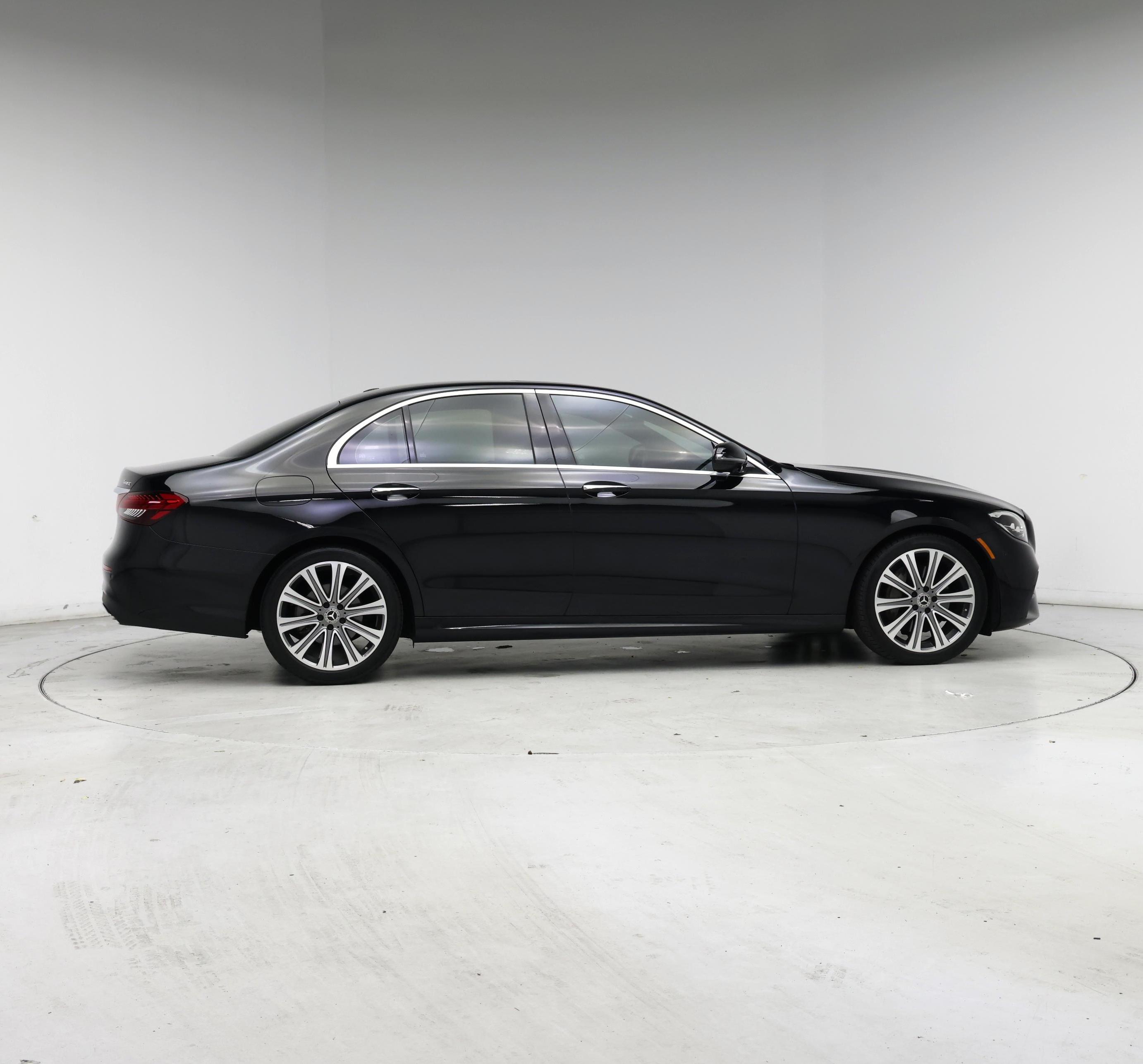 Thumbnail: 2022 Mercedes-Benz E-Class - 7