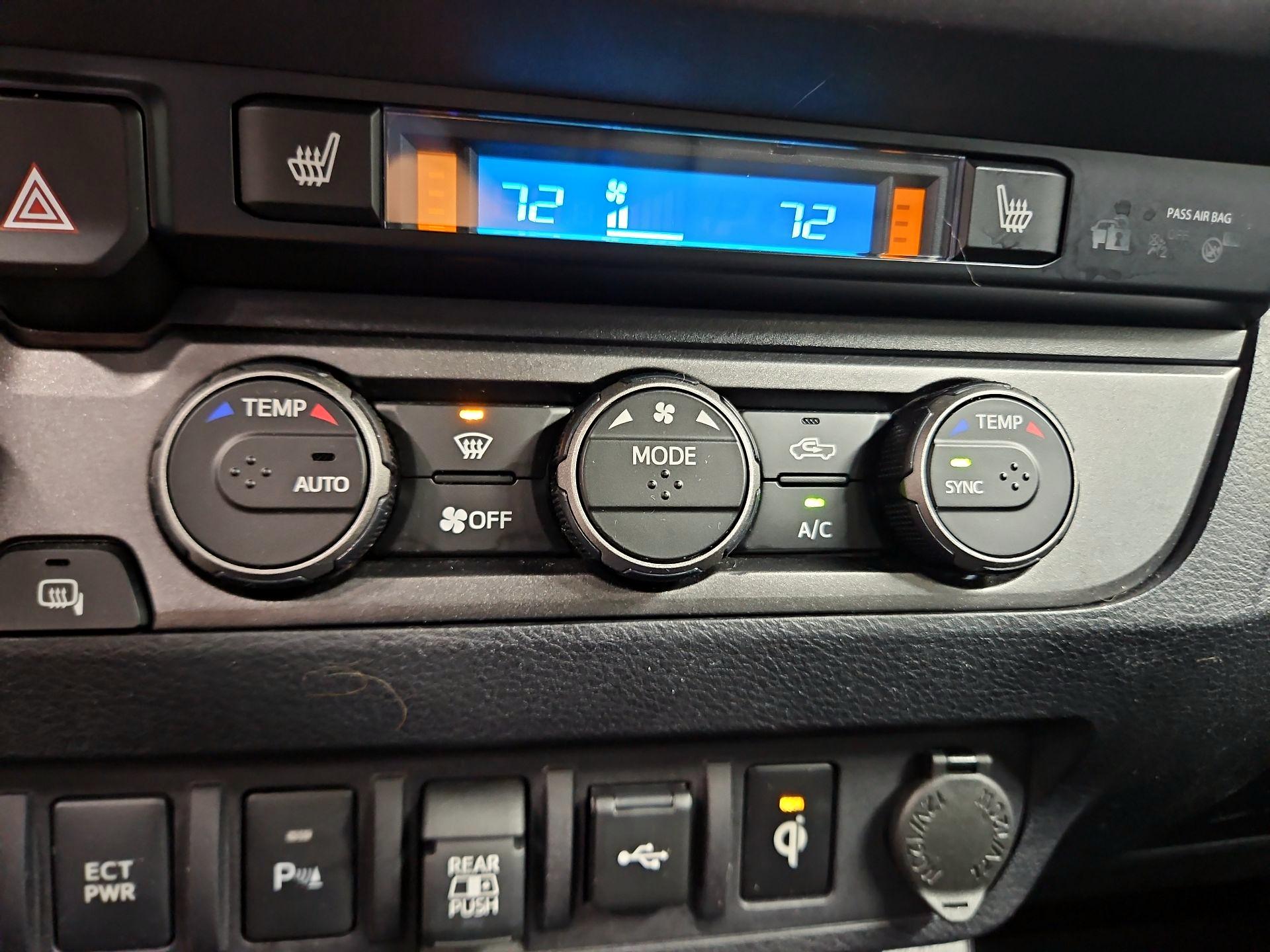 Thumbnail: 2022 Toyota Tacoma - 17