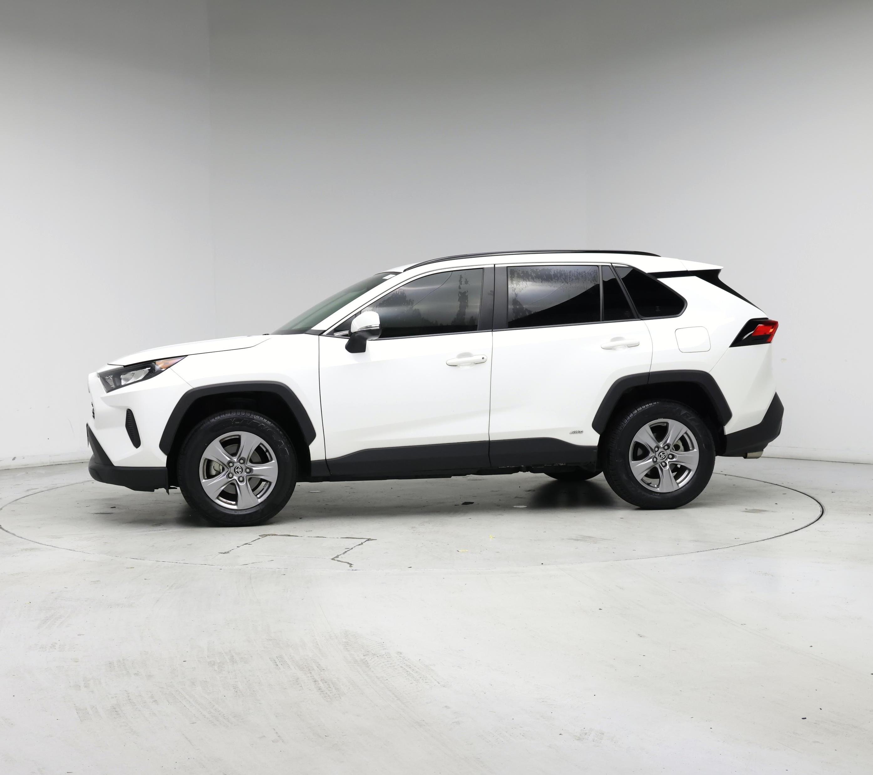 Thumbnail: 2022 Toyota RAV4 - 3