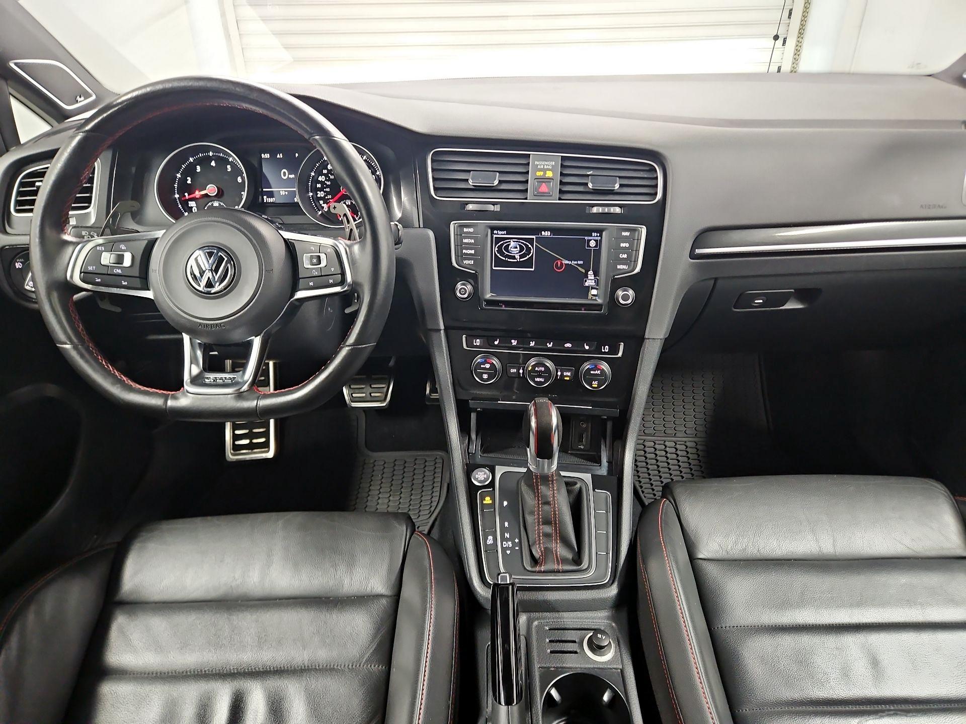 Thumbnail: 2016 Volkswagen Golf - 9