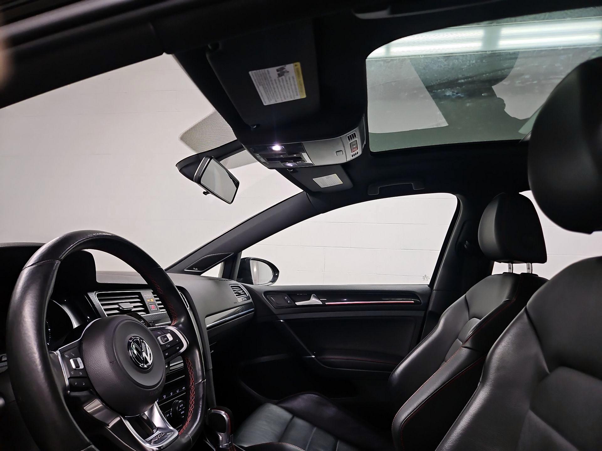 Thumbnail: 2016 Volkswagen Golf - 20