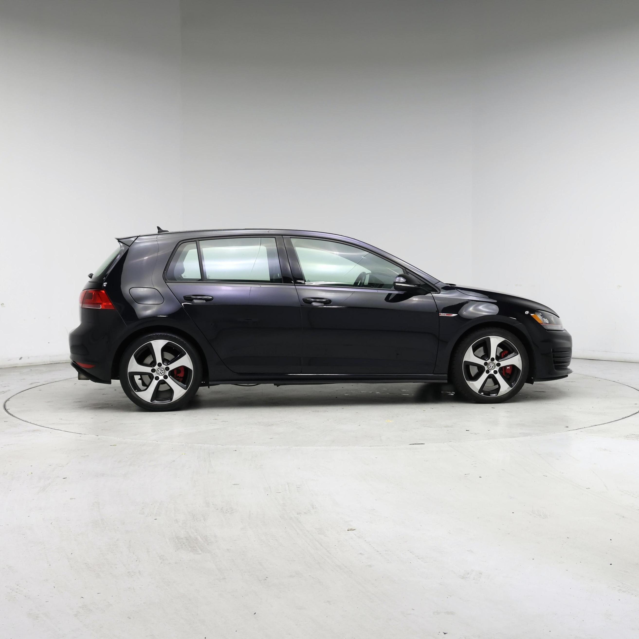 Thumbnail: 2016 Volkswagen Golf - 7