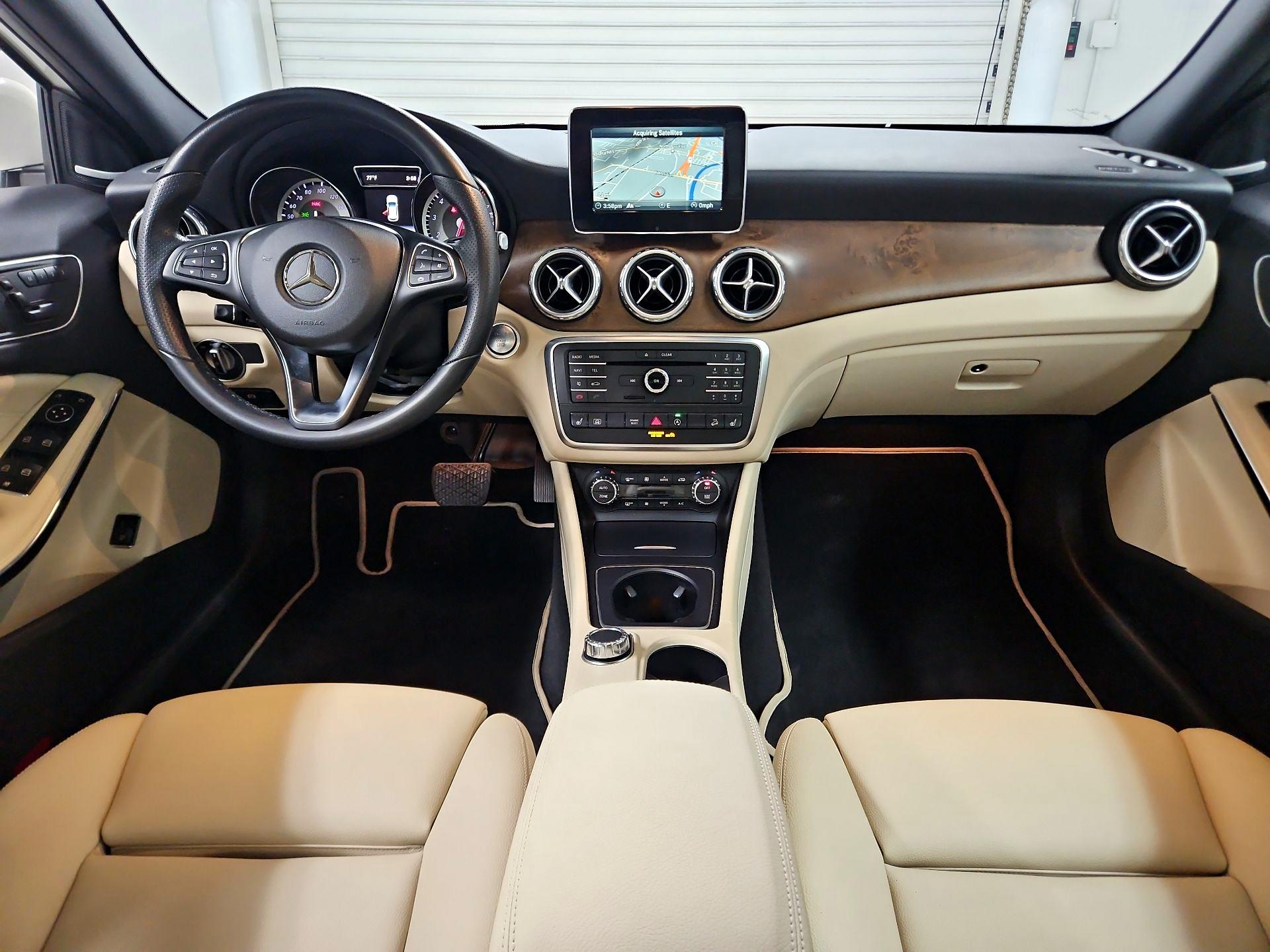 Thumbnail: 2017 Mercedes-Benz GLA - 9