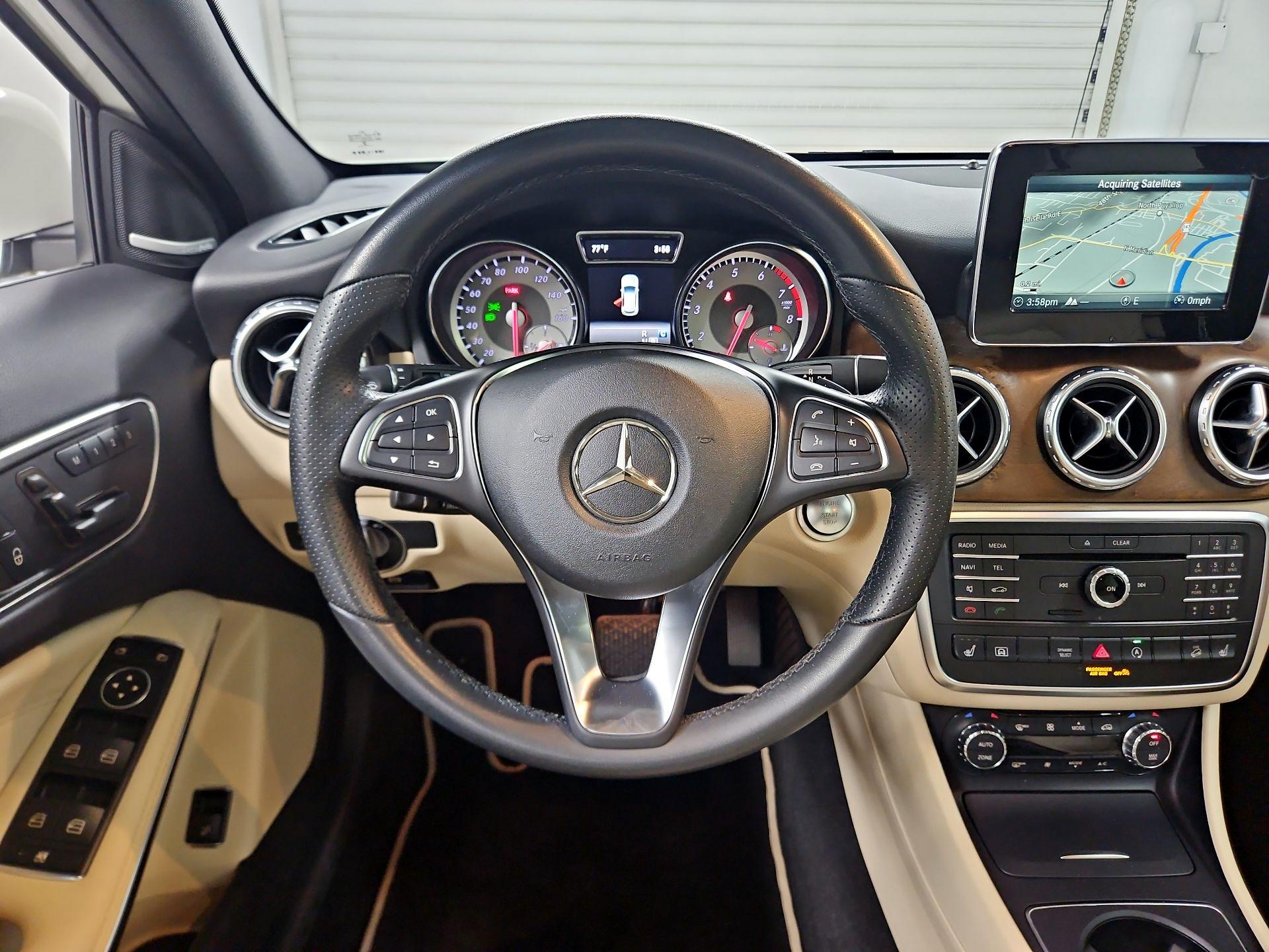 Thumbnail: 2017 Mercedes-Benz GLA - 10