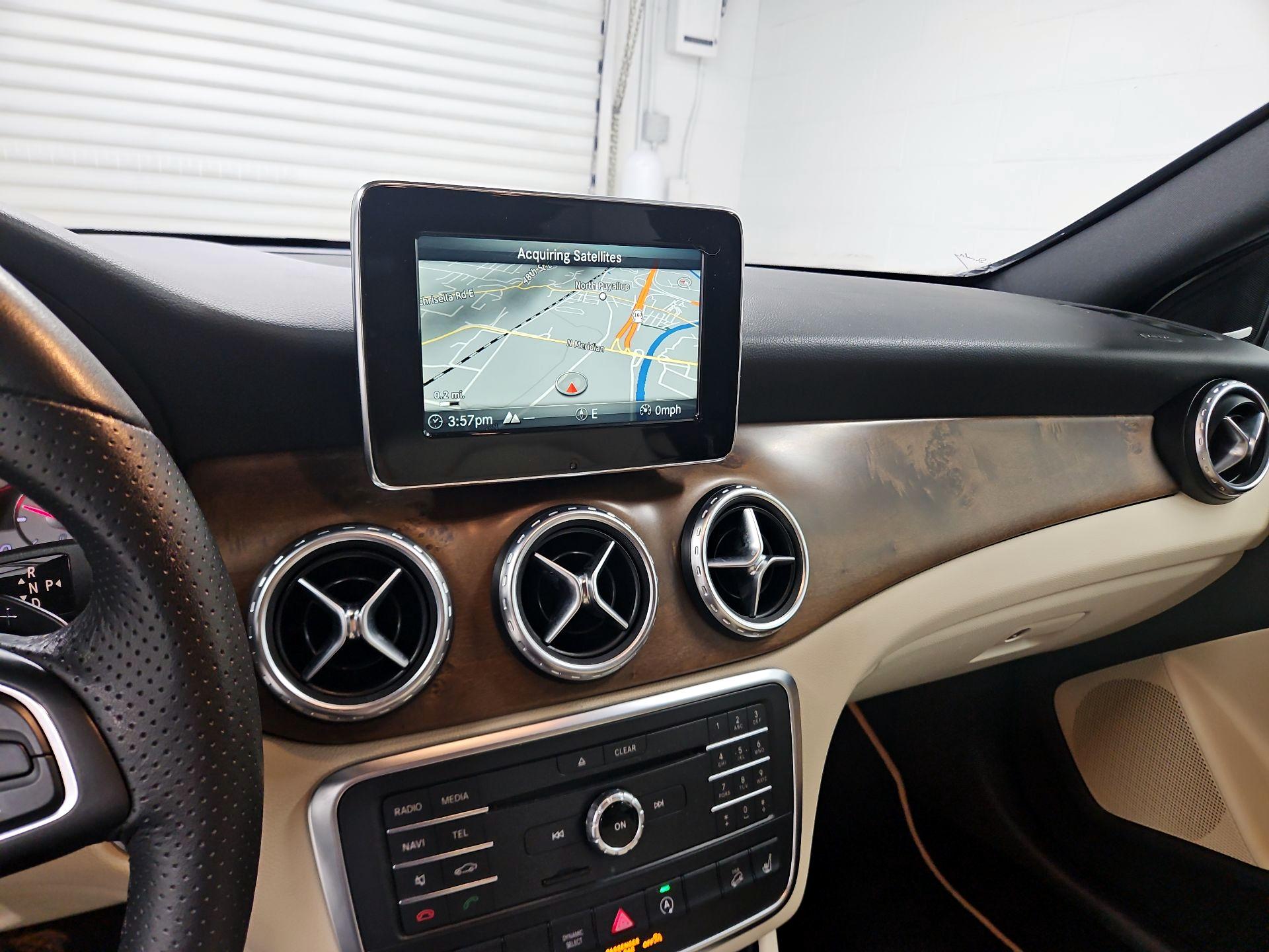 Thumbnail: 2017 Mercedes-Benz GLA - 14