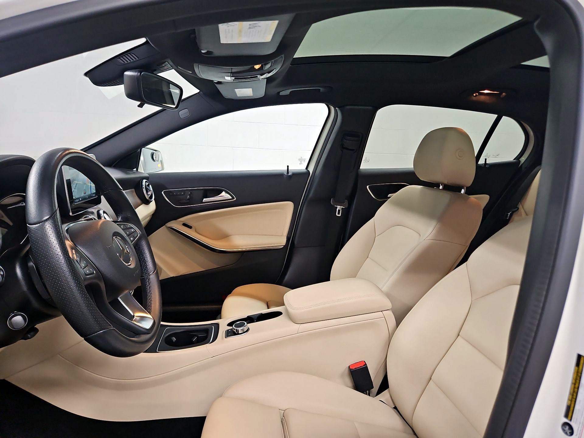 Thumbnail: 2017 Mercedes-Benz GLA - 20