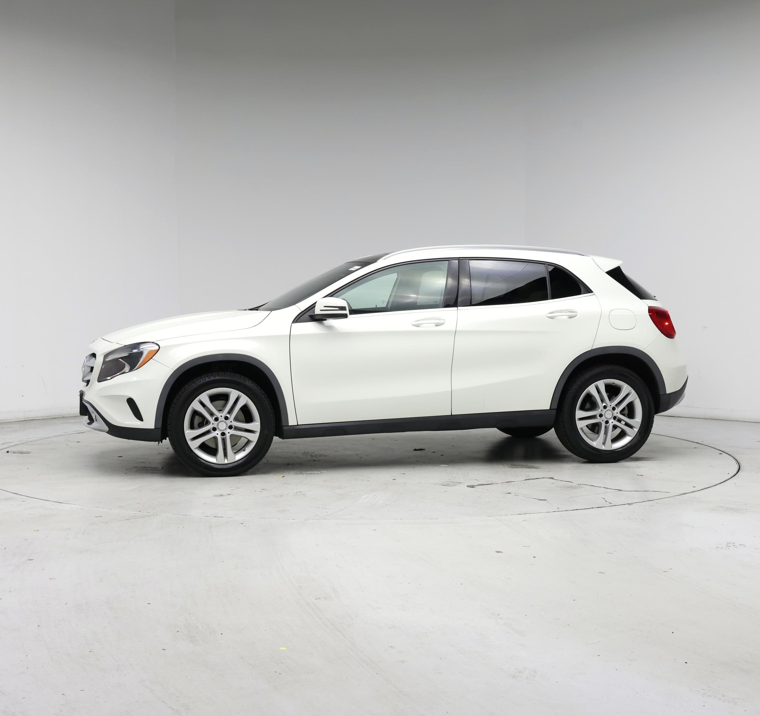 Thumbnail: 2017 Mercedes-Benz GLA - 3