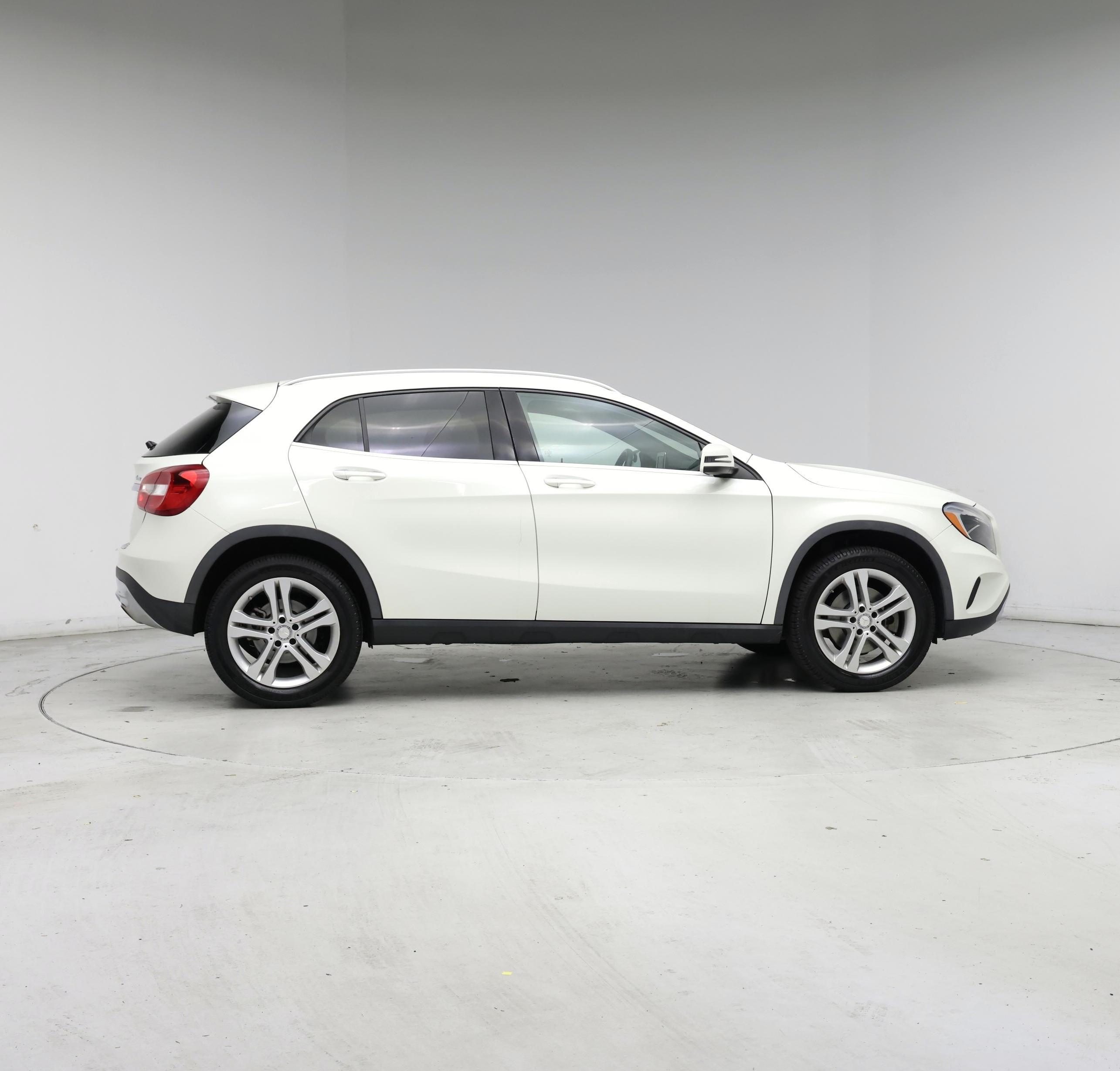 Thumbnail: 2017 Mercedes-Benz GLA - 7