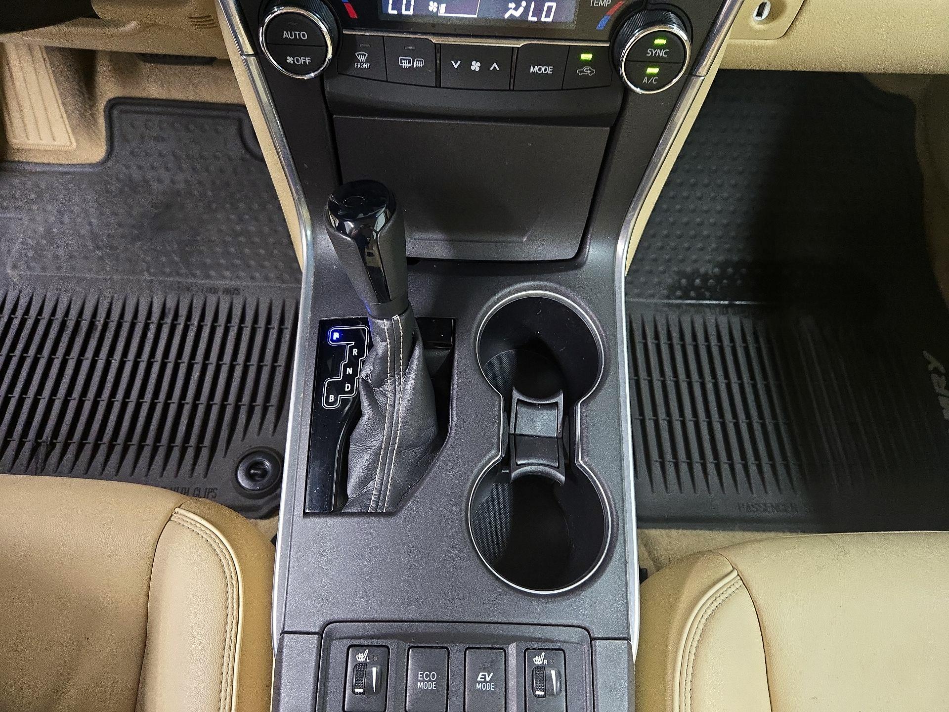 Thumbnail: 2015 Toyota Camry - 17