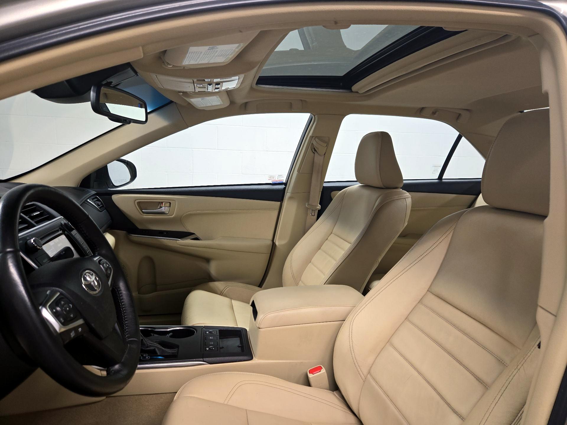 Thumbnail: 2015 Toyota Camry - 19