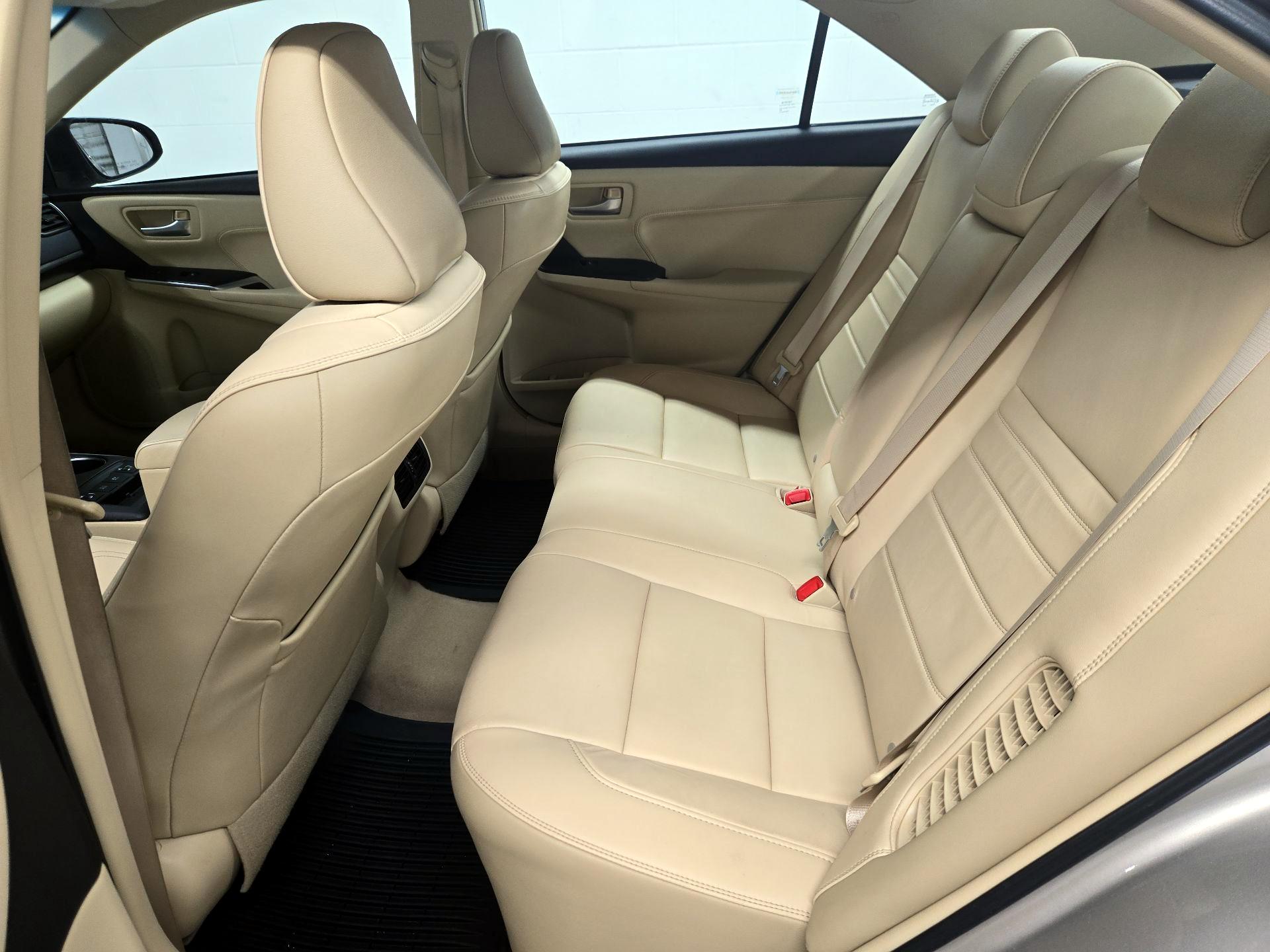 Thumbnail: 2015 Toyota Camry - 20