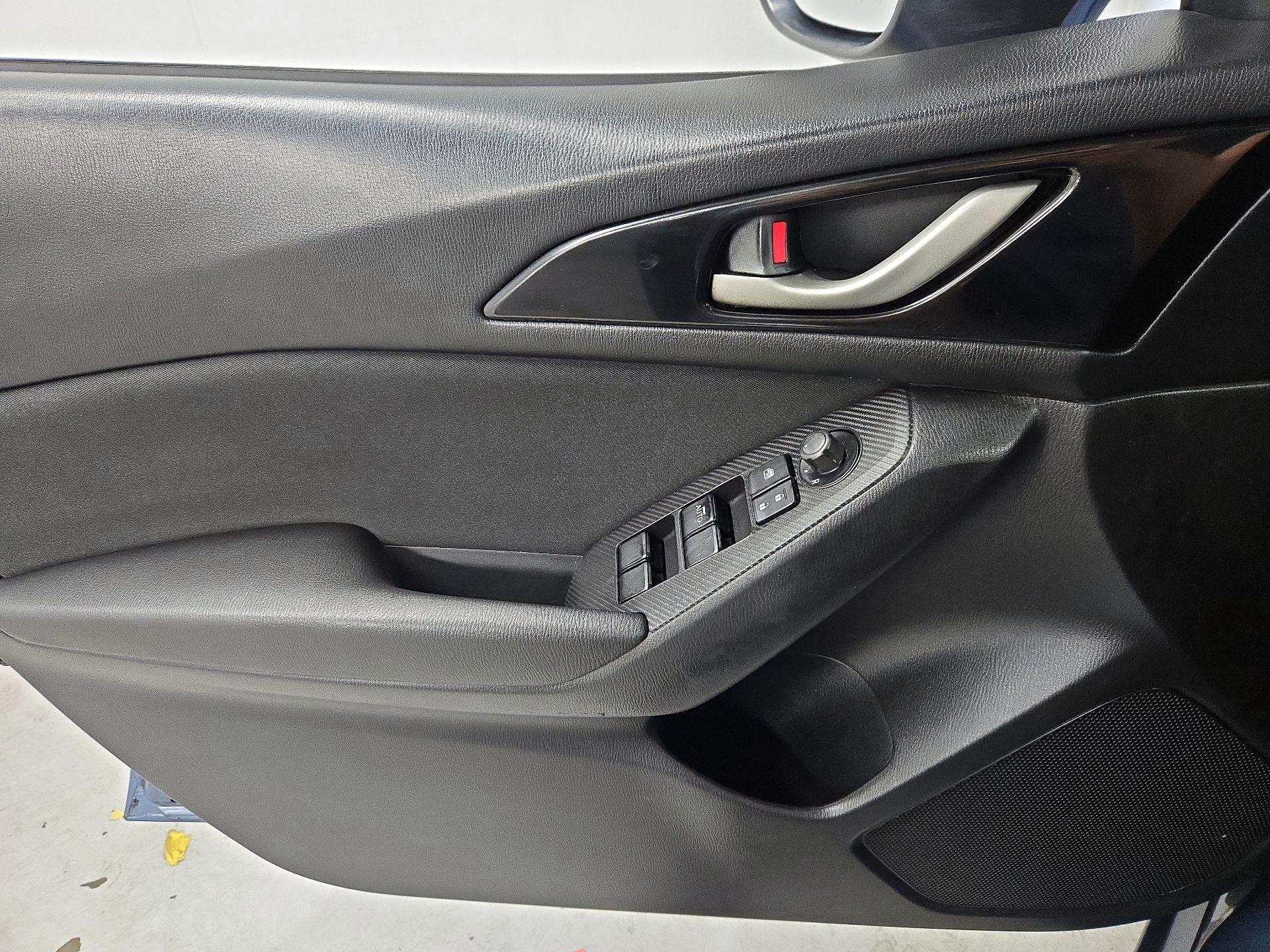 Thumbnail: 2015 Mazda Mazda3 - 12