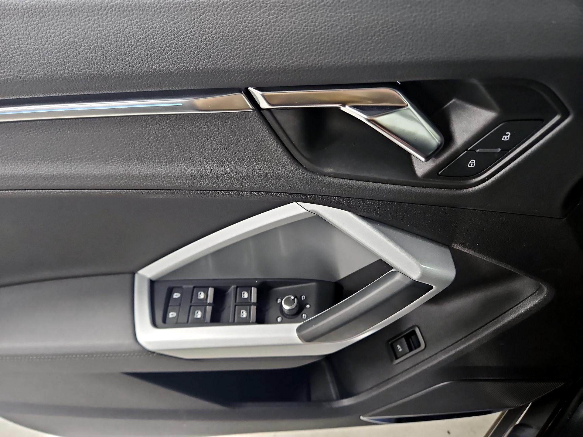Thumbnail: 2021 Audi Q3 - 12