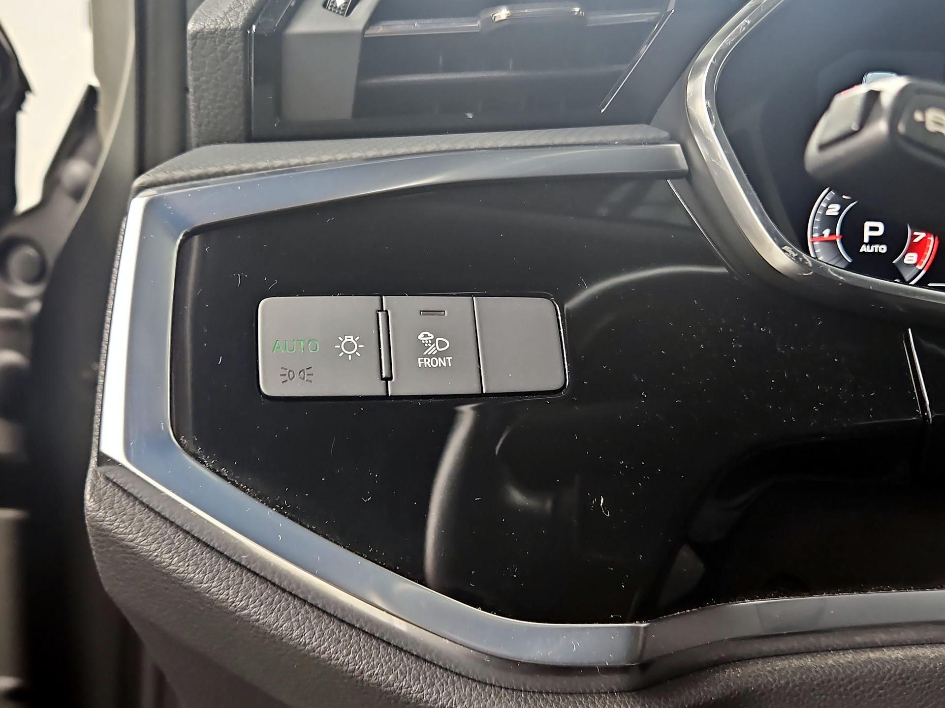 Thumbnail: 2021 Audi Q3 - 13
